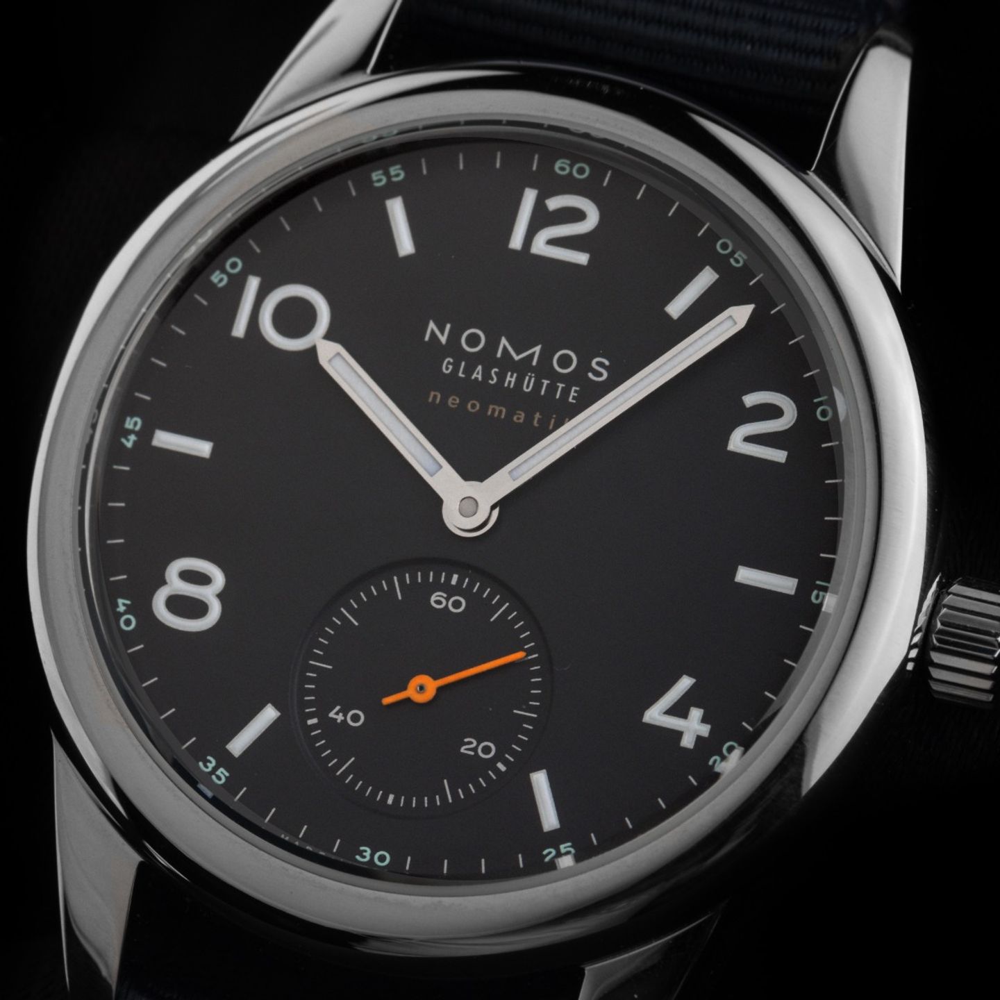 NOMOS Club Neomatik 741 (2026) - Blue dial 37 mm Steel case (3/7)