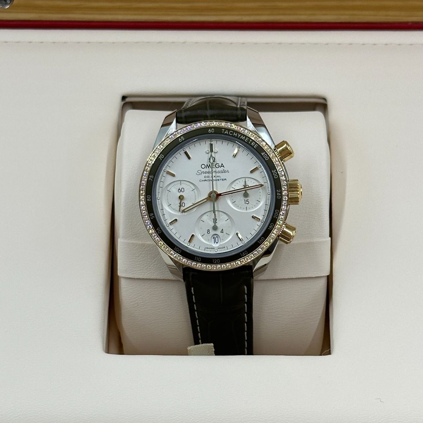 Omega Speedmaster 324.28.38.50.02.001 - (5/8)