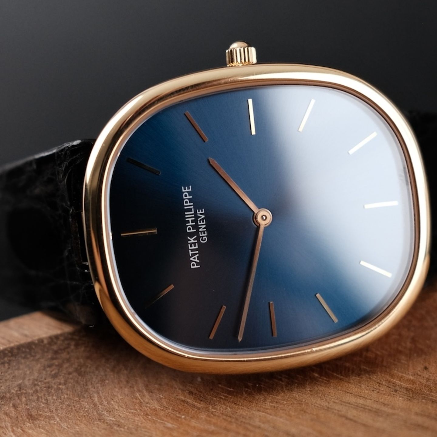 Patek Philippe Golden Ellipse 3738/100 - (5/8)