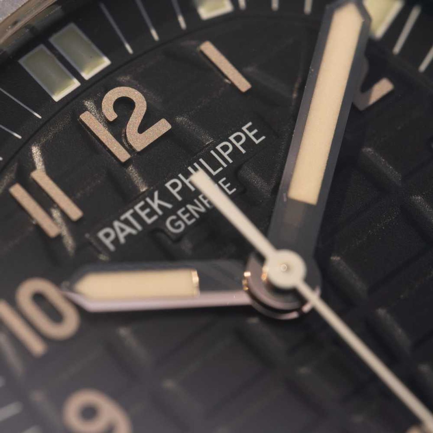 Patek Philippe Aquanaut 5064 (2005) - Black dial 36 mm Steel case (6/8)