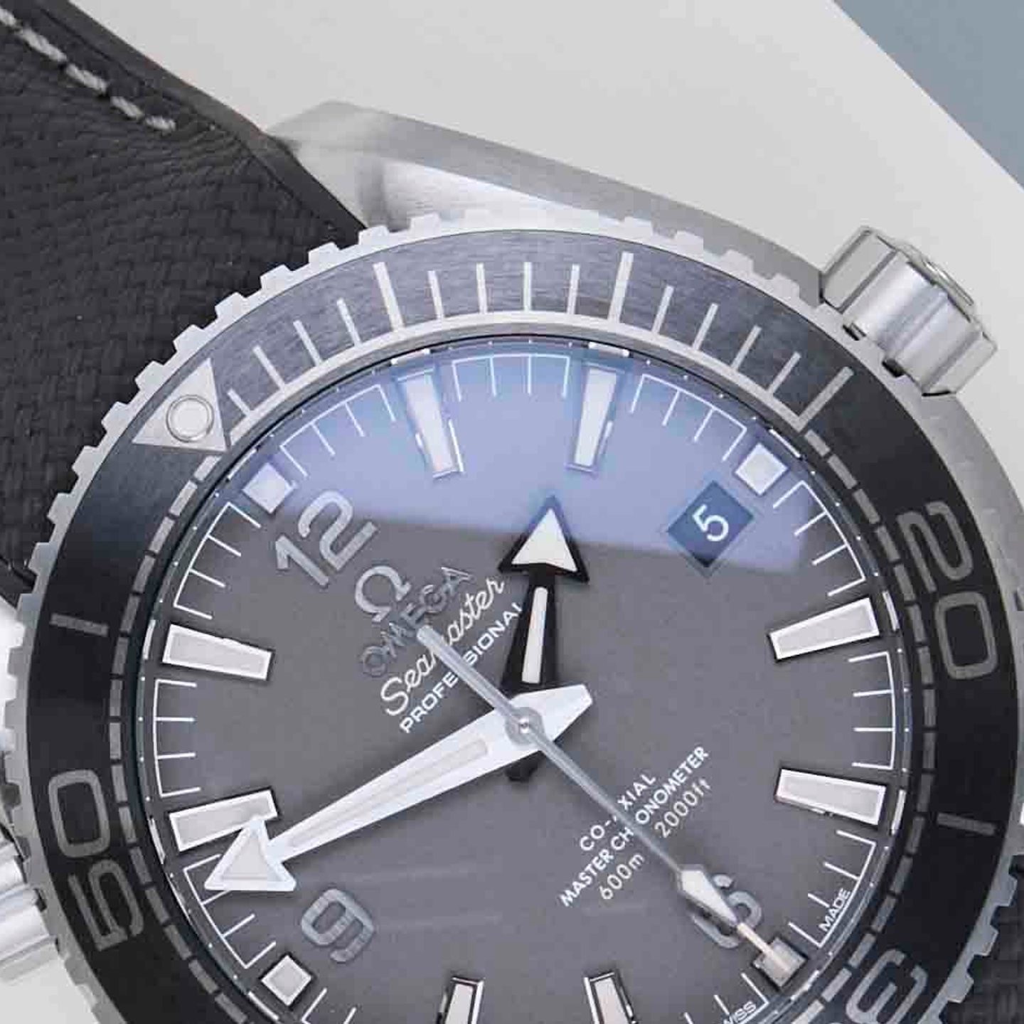 Omega Seamaster Planet Ocean 215.32.44.21.01.002 - (3/7)