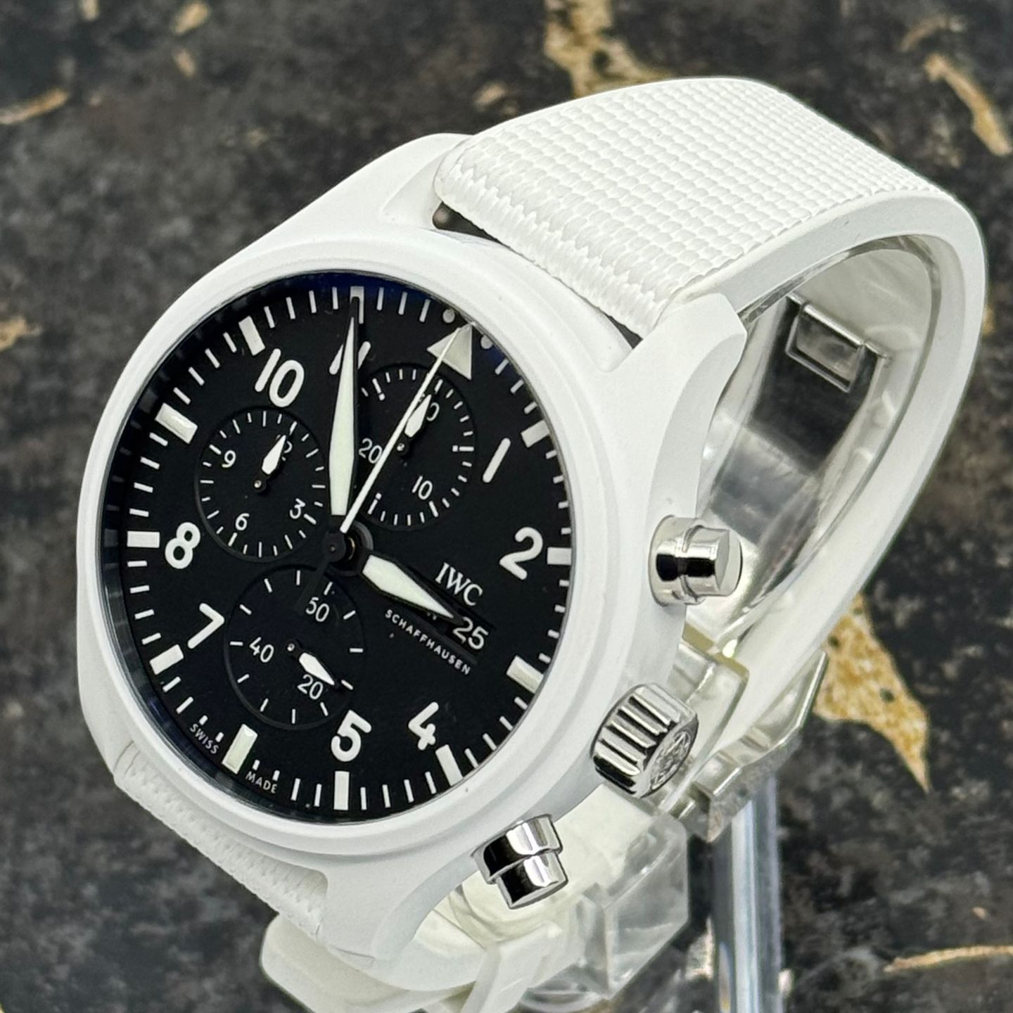 IWC Pilot Chronograph Top Gun IW389105 (2025) - Zwart wijzerplaat 45mm Keramiek (5/8)