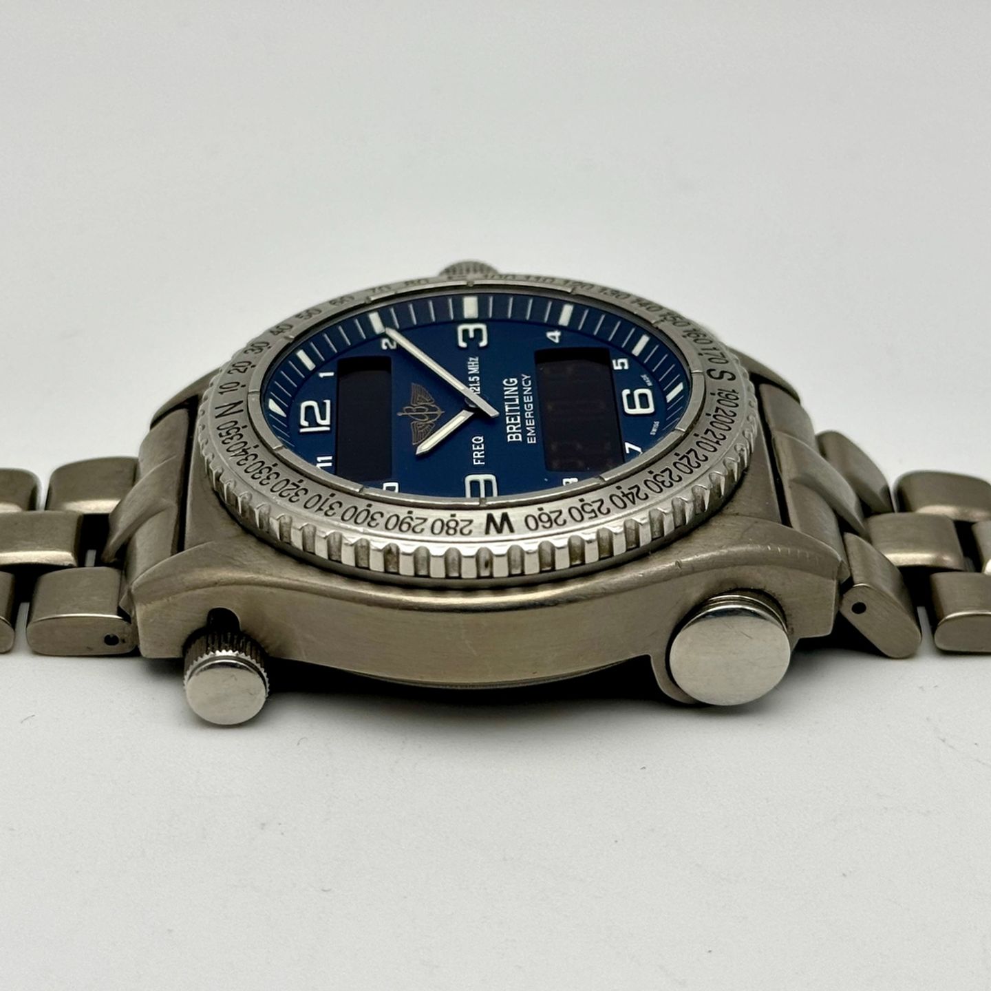 Breitling Emergency E56121.1 - (4/10)