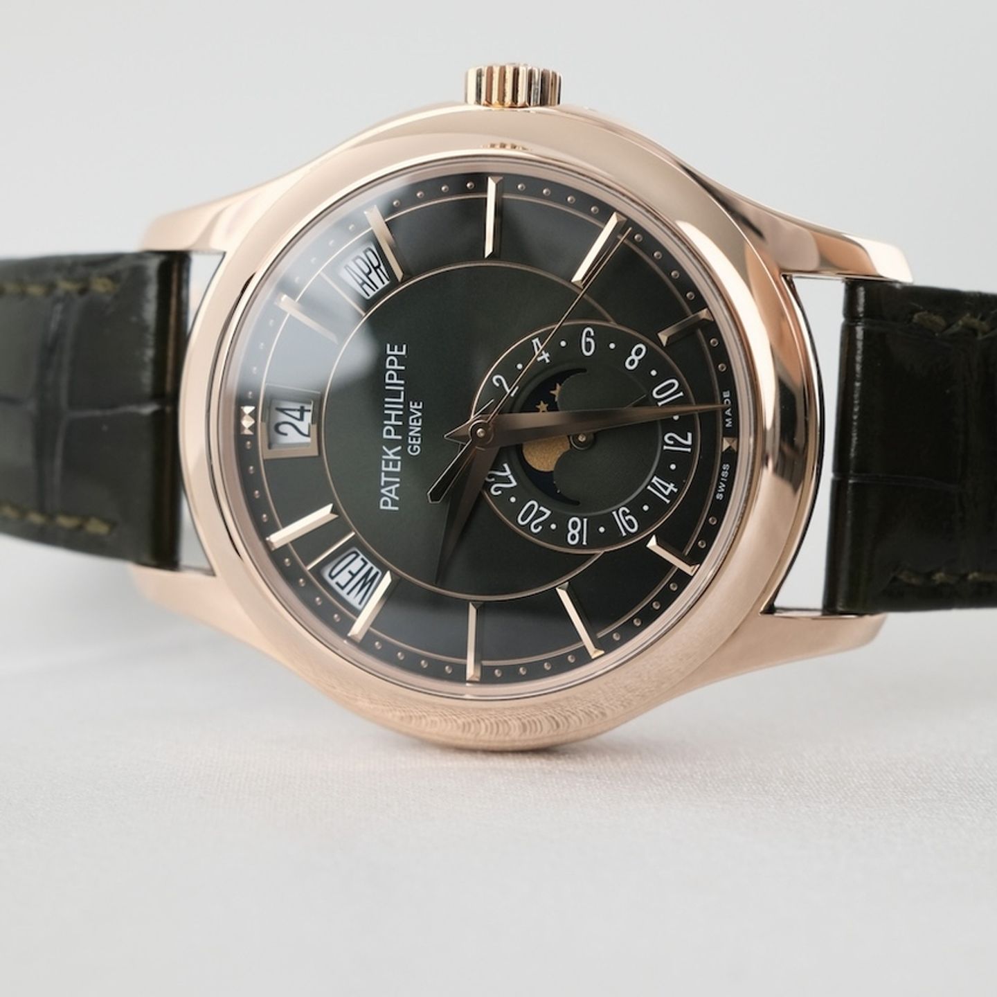 Patek Philippe Annual Calendar 5205R-011 - (7/8)