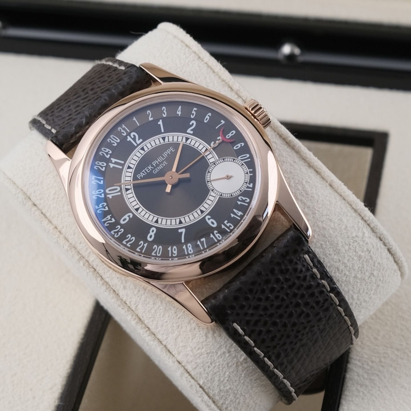 Patek Philippe Calatrava 6000R-001 (2011) - Bruin wijzerplaat 37mm Roségoud (4/8)