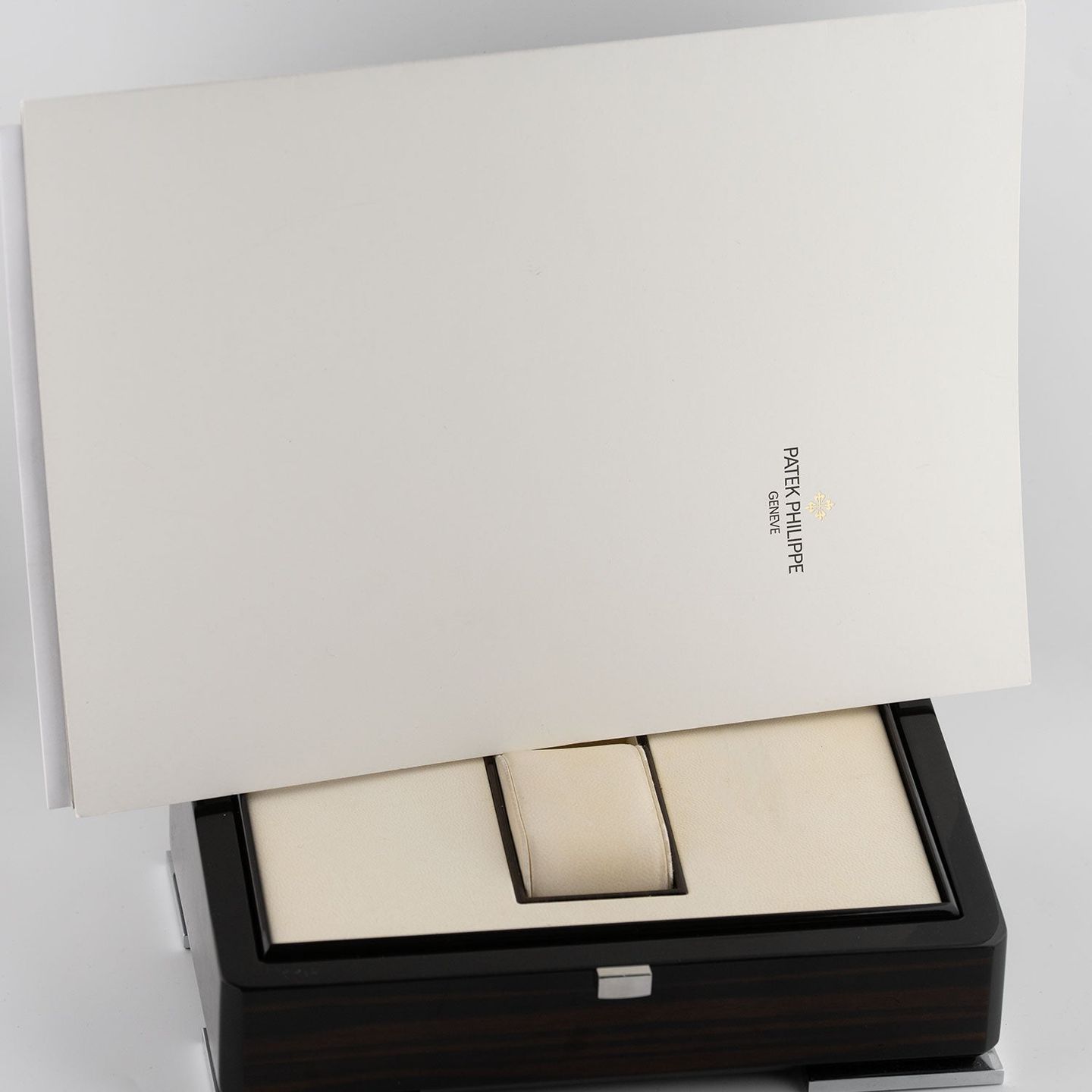 Patek Philippe Annual Calendar 5146G-010 - (6/6)