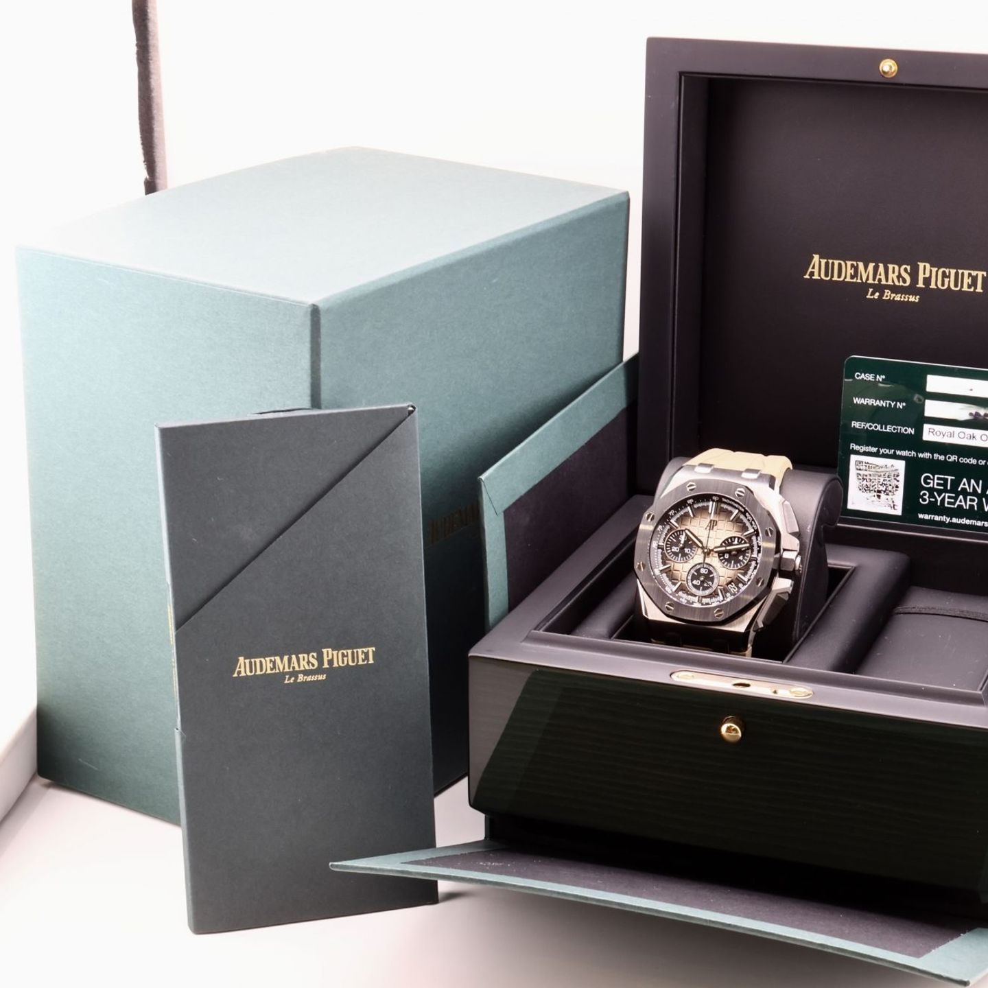 Audemars Piguet Royal Oak Offshore Chronograph 26420SO.OO.A600CA.01 (2022) - Beige dial 43 mm Steel case (2/2)