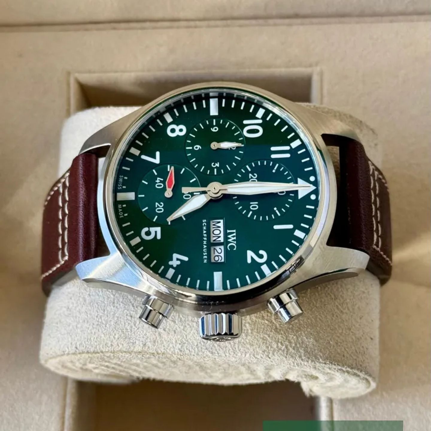 IWC Pilot Chronograph IW388103 (2026) - Groen wijzerplaat 41mm Staal (4/7)