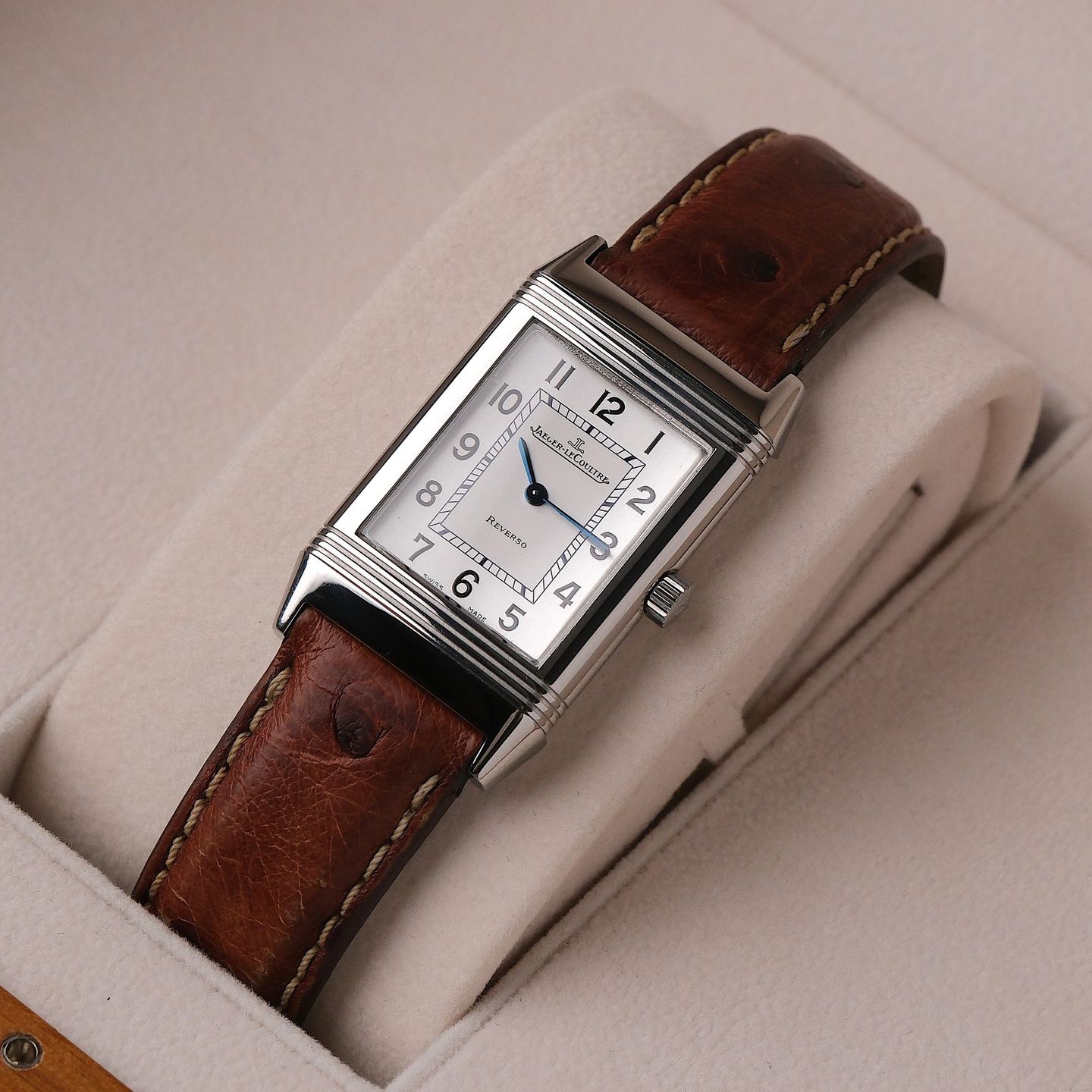 Jaeger-LeCoultre Reverso Classique 252.8.47 - (2/8)