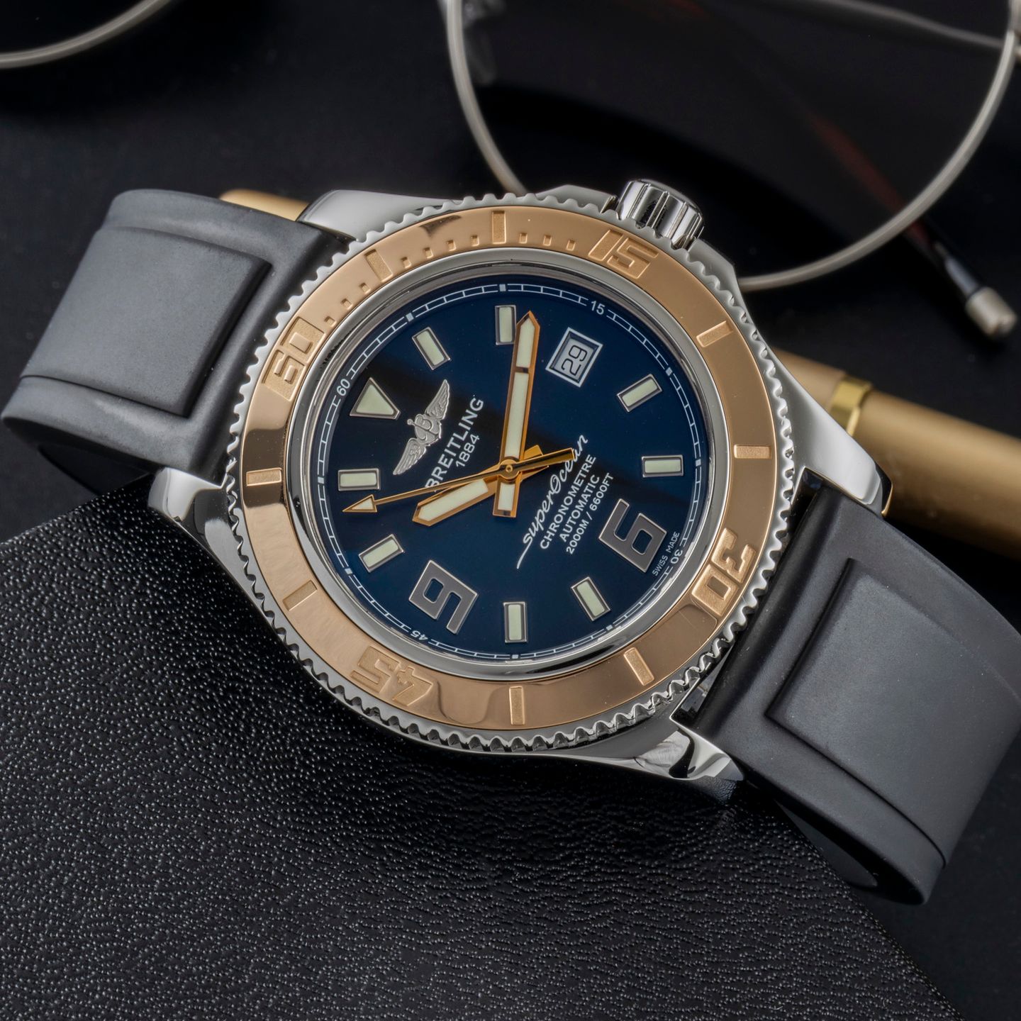 Breitling Superocean 44 C1739112/BA77 (Onbekend (willekeurig serienummer)) - Zwart wijzerplaat 44mm Goud/Staal (2/8)