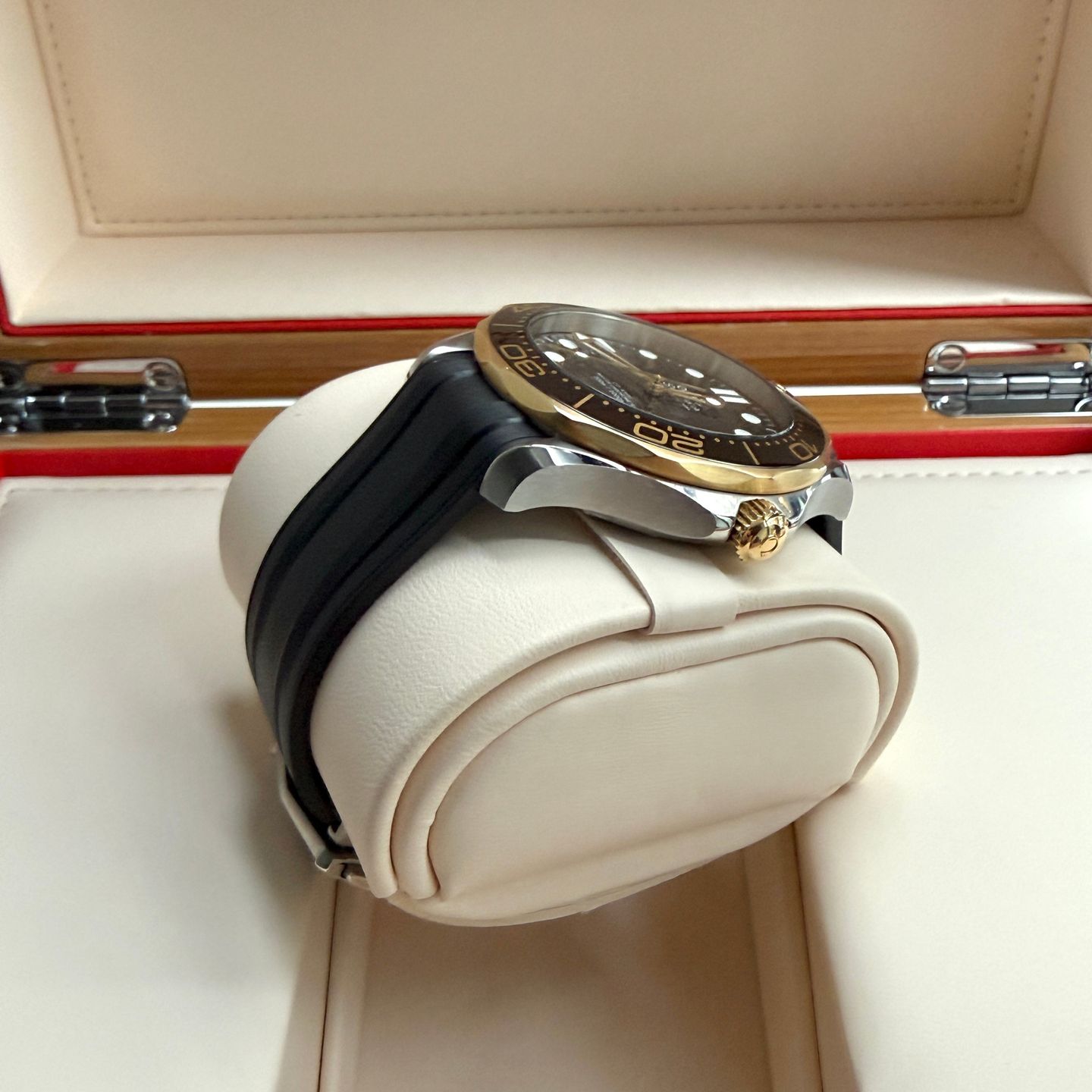 Omega Seamaster Diver 300 M 210.20.42.20.01.002 - (3/6)