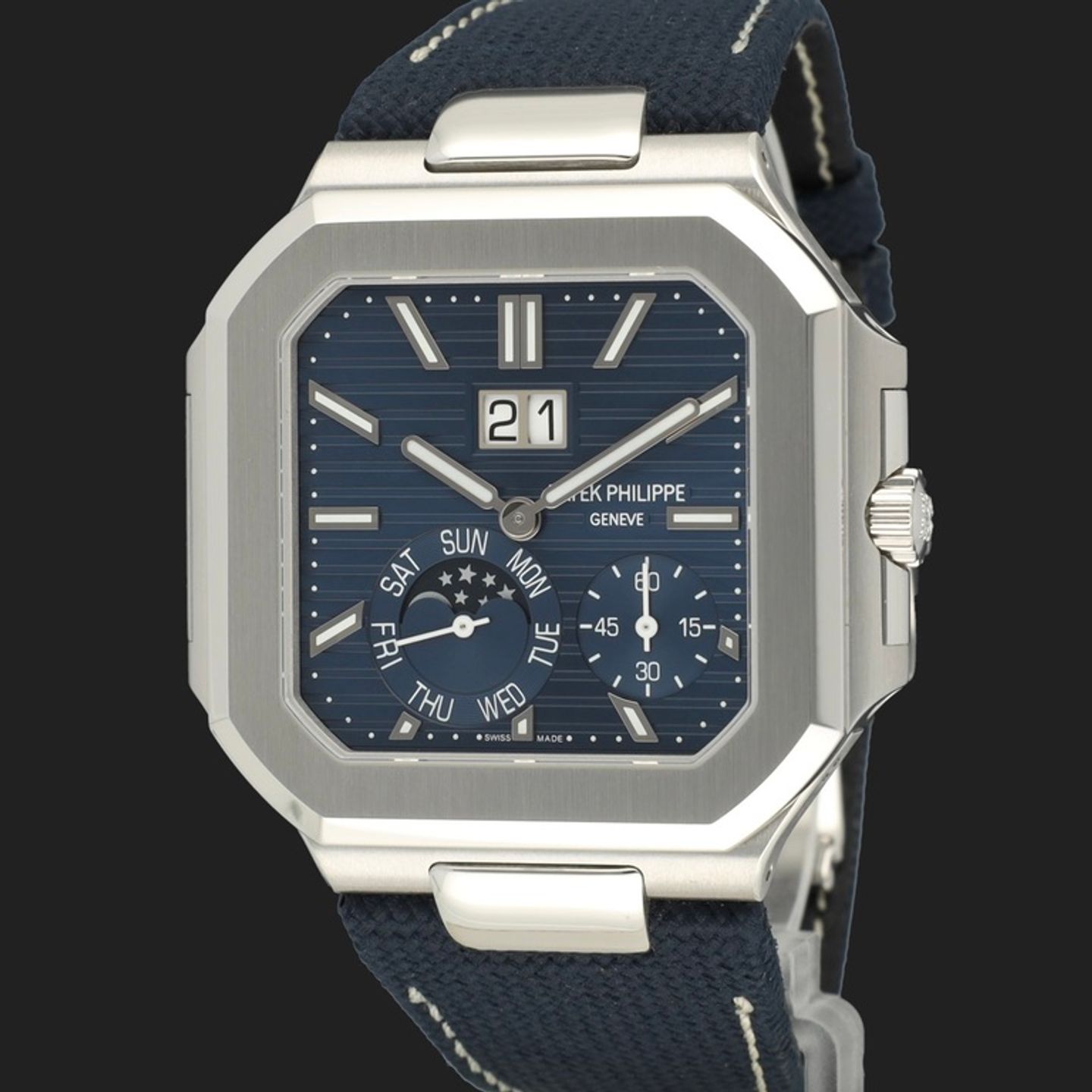 Patek Philippe Cubitus 5822P-001 (2025) - Blue dial 45 mm Platinum case (1/8)
