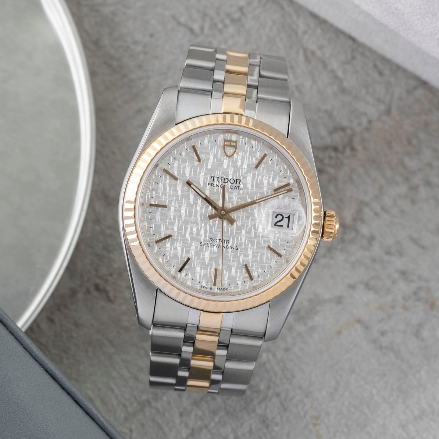 Tudor Prince Date 74033 - (1/8)