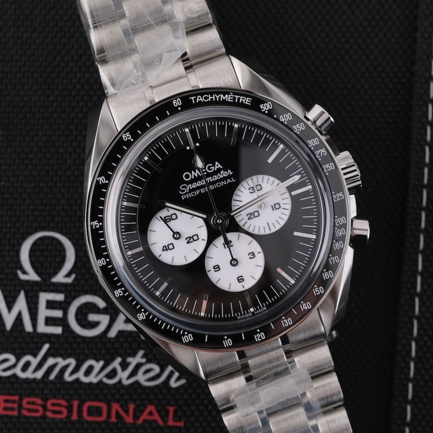 Omega Speedmaster Professional Moonwatch 310.30.42.50.01.004 (2026) - Black dial 42 mm Steel case (4/8)
