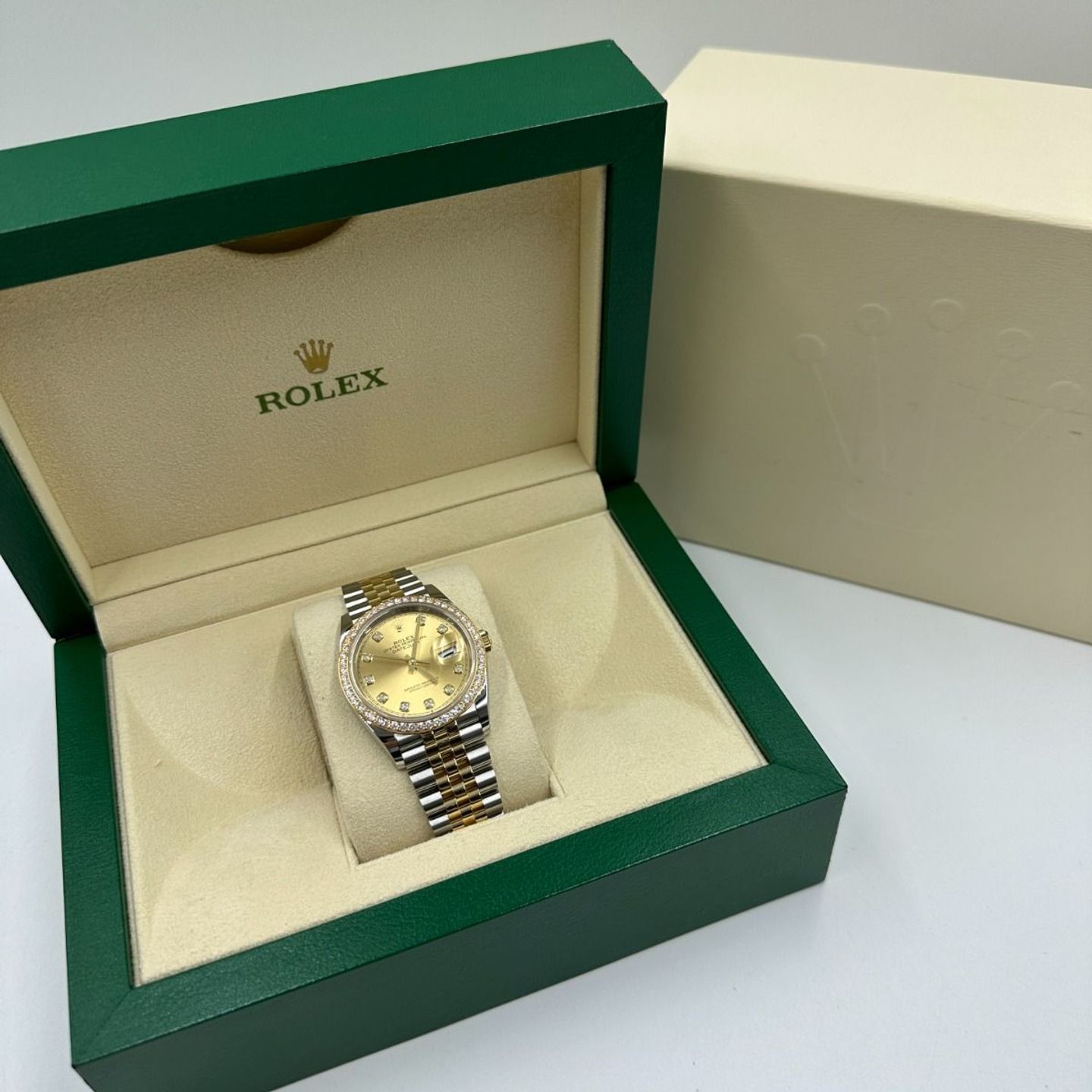 Rolex Datejust 36 126283RBR (2023) - Champagne dial 36 mm Steel case (3/7)