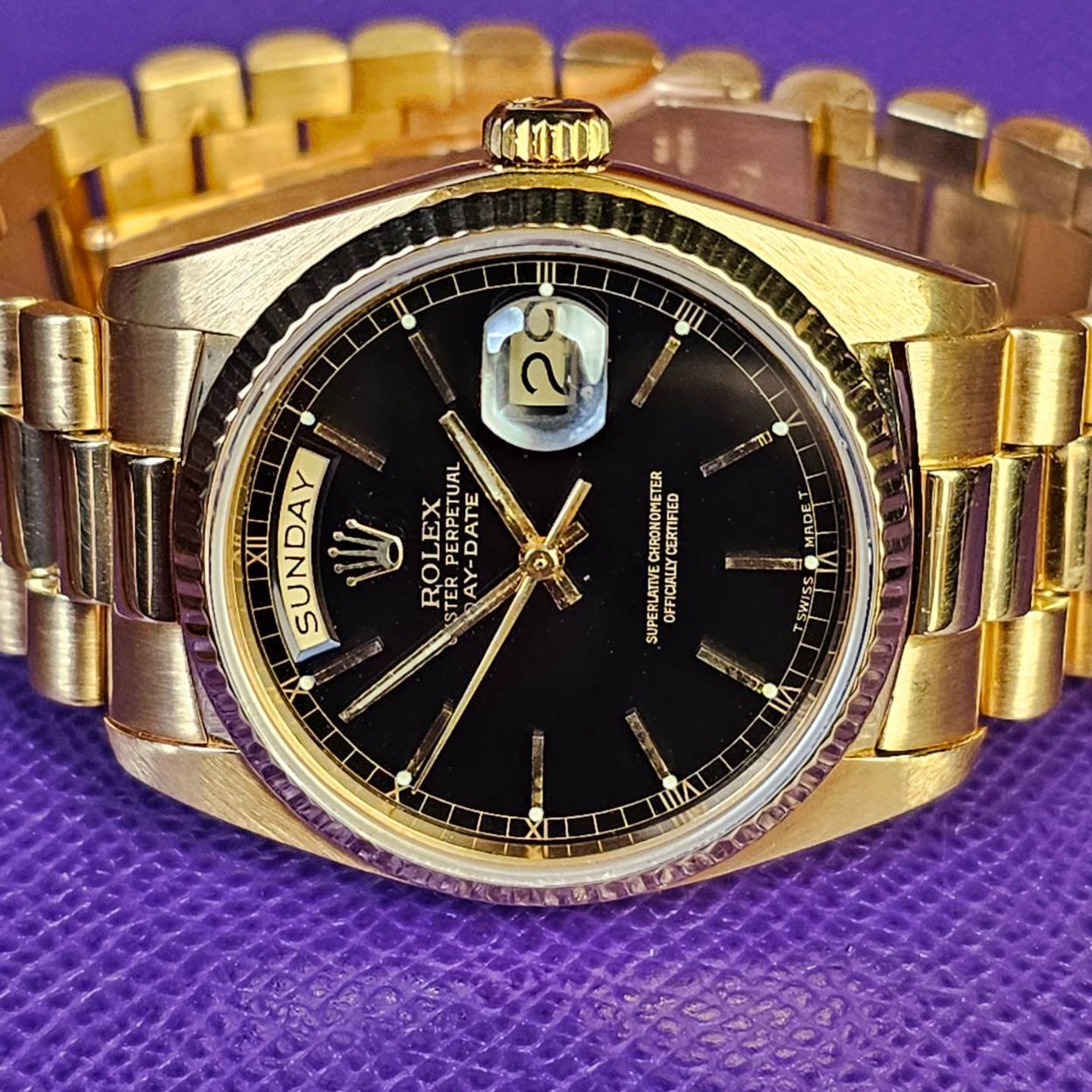 Rolex Day-Date 36 18038 (1983) - Black dial 36 mm Yellow Gold case (2/5)