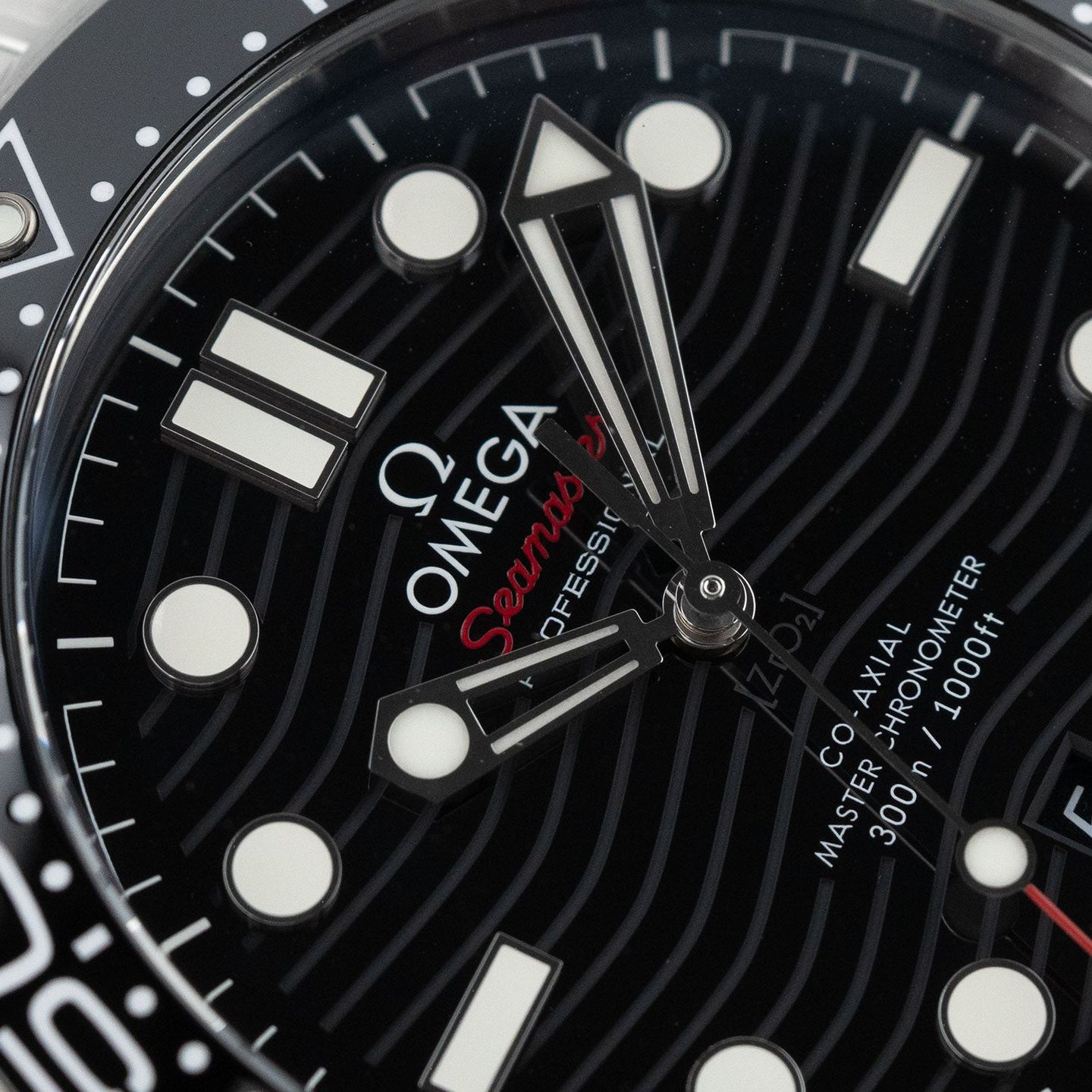 Omega Seamaster Diver 300 M 210.30.42.20.01.001 (2025) - Black dial 42 mm Steel case (3/6)