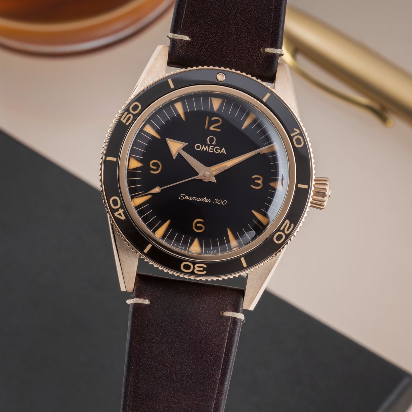 Omega Seamaster 300 234.92.41.21.10.001 (Unknown (random serial)) - Brown dial 41 mm Rose Gold case (3/8)