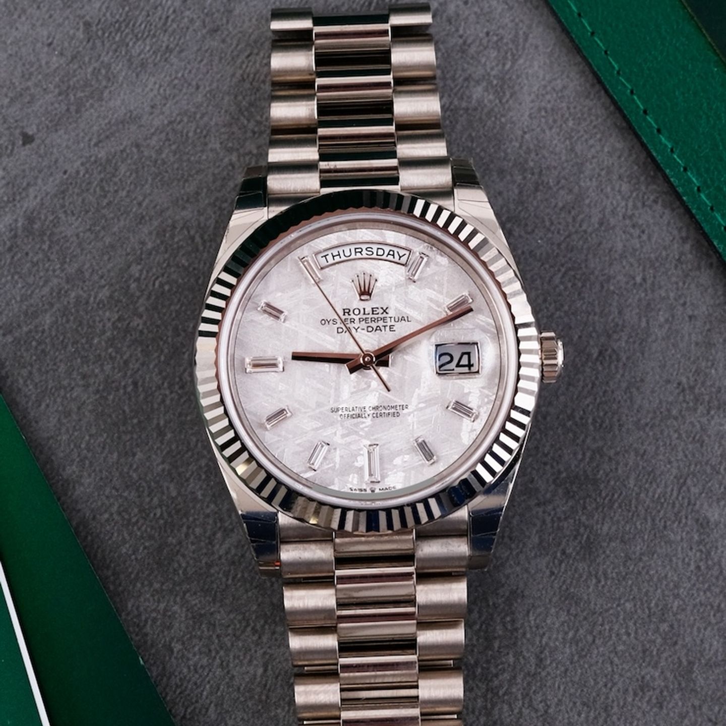 Rolex Day-Date 40 228239 (2021) - 40mm Witgoud (1/8)