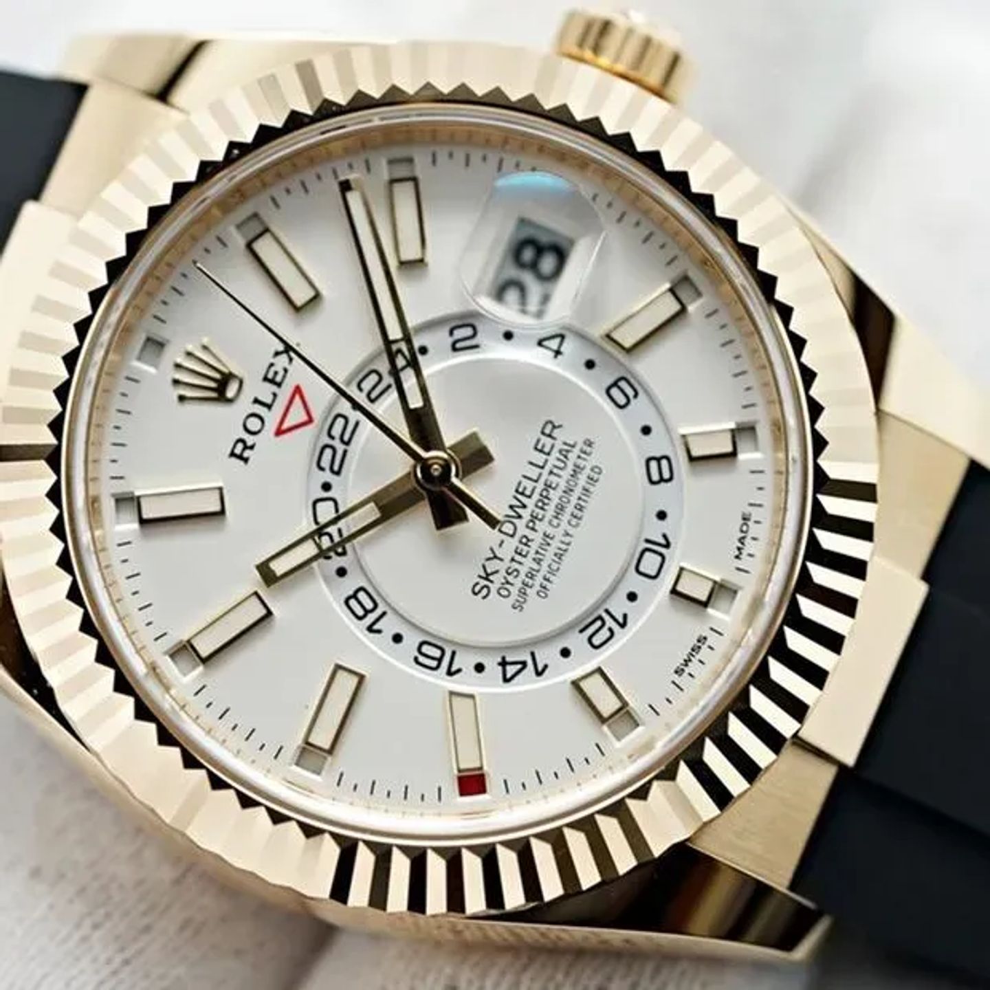 Rolex Sky-Dweller 326238 (2022) - Zwart wijzerplaat 42mm Geelgoud (1/6)
