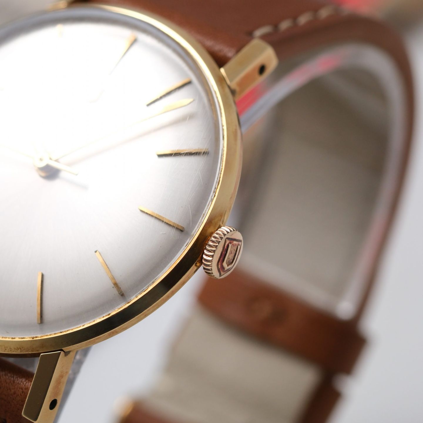 Universal Genève Vintage Unknown (1962) - Silver dial 33 mm Yellow Gold case (7/8)