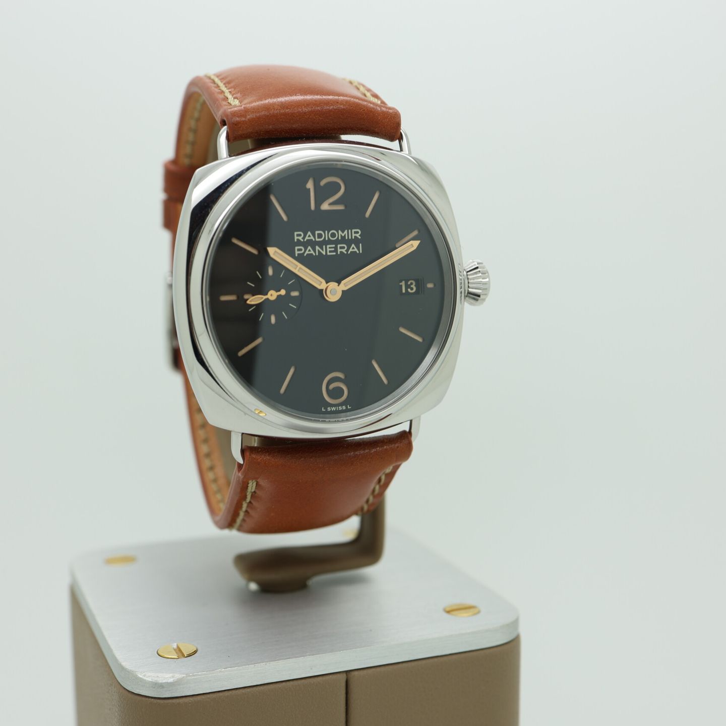 Panerai Radiomir PAM01572 (2024) - Black dial 40 mm Steel case (2/8)