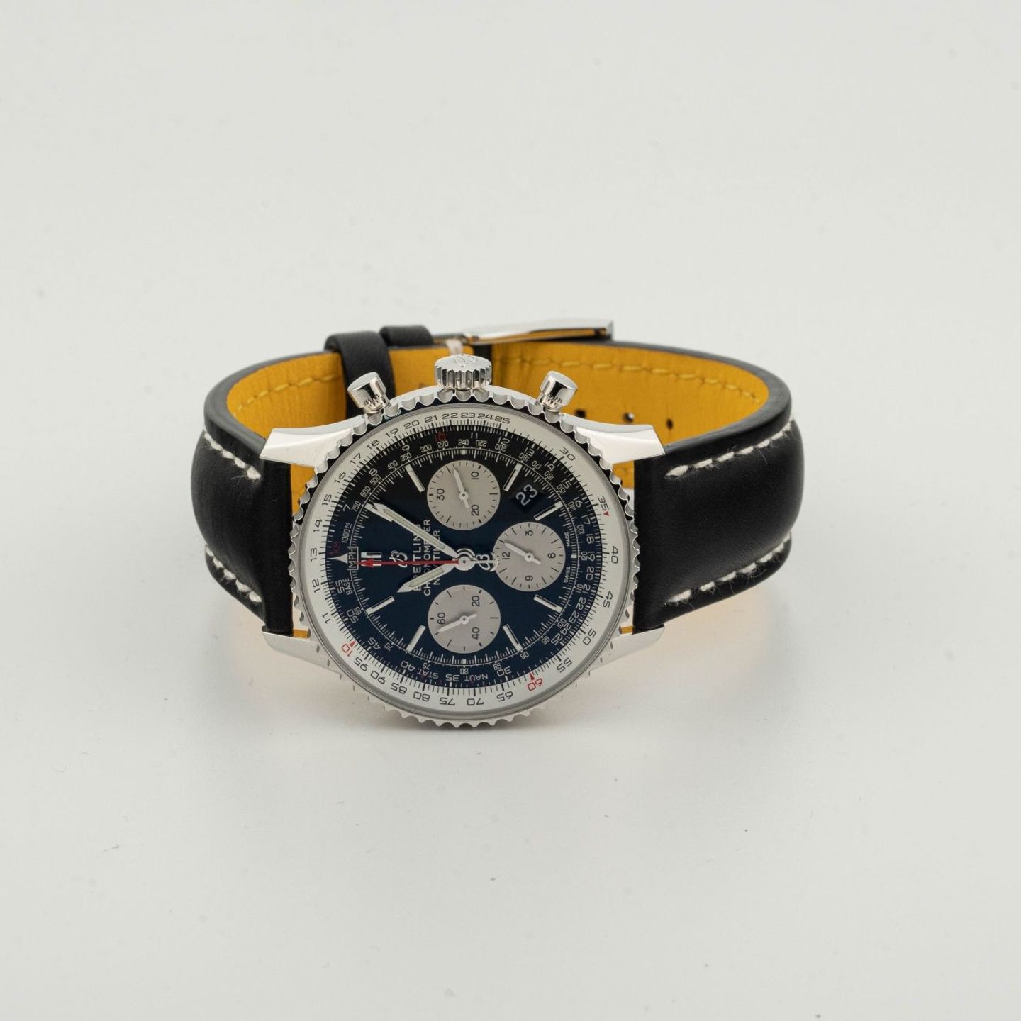 Breitling Navitimer AB0121 (2022) - Zwart wijzerplaat 43mm Staal (5/8)