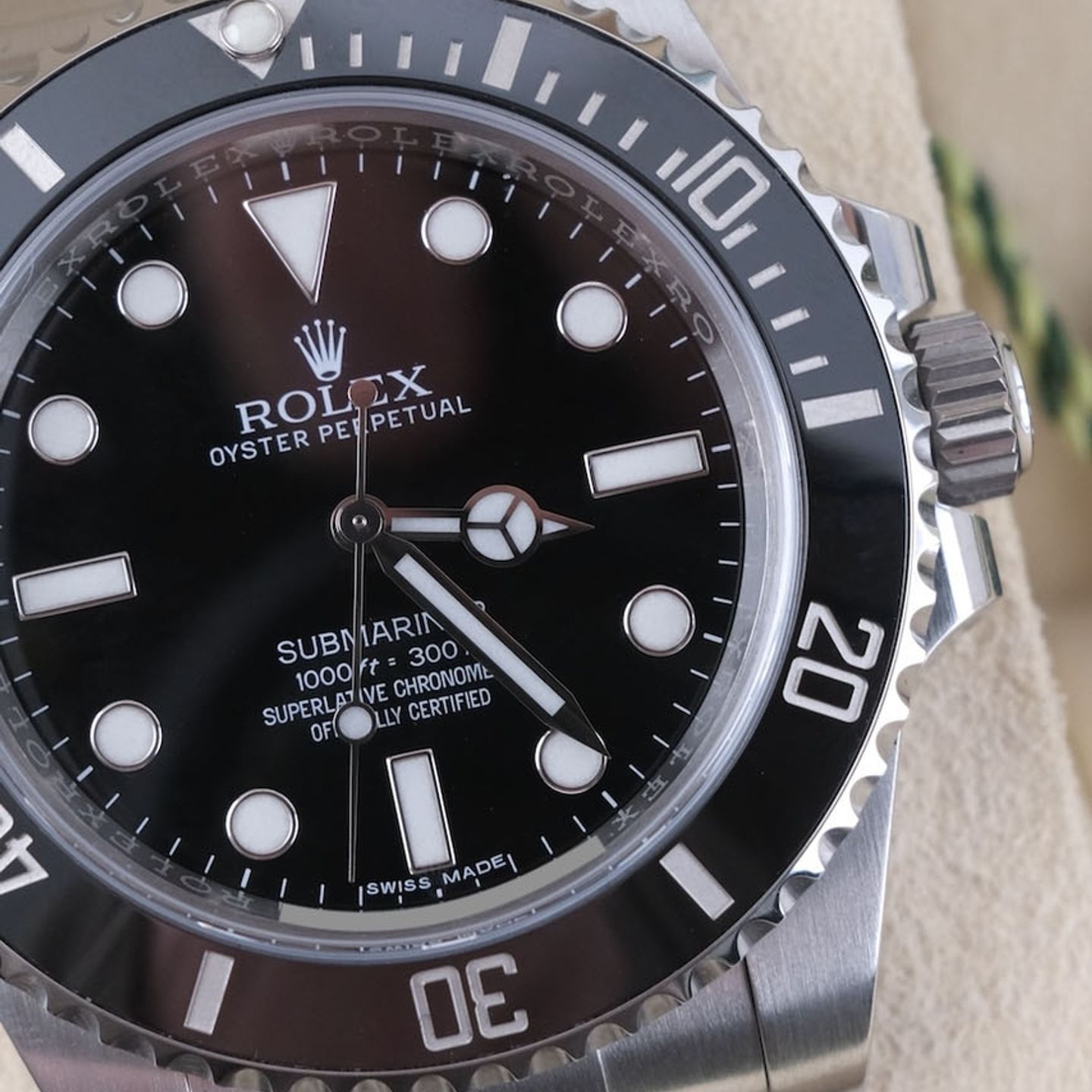 Rolex Submariner No Date 114060 (2016) - Black dial 40 mm Steel case (3/8)