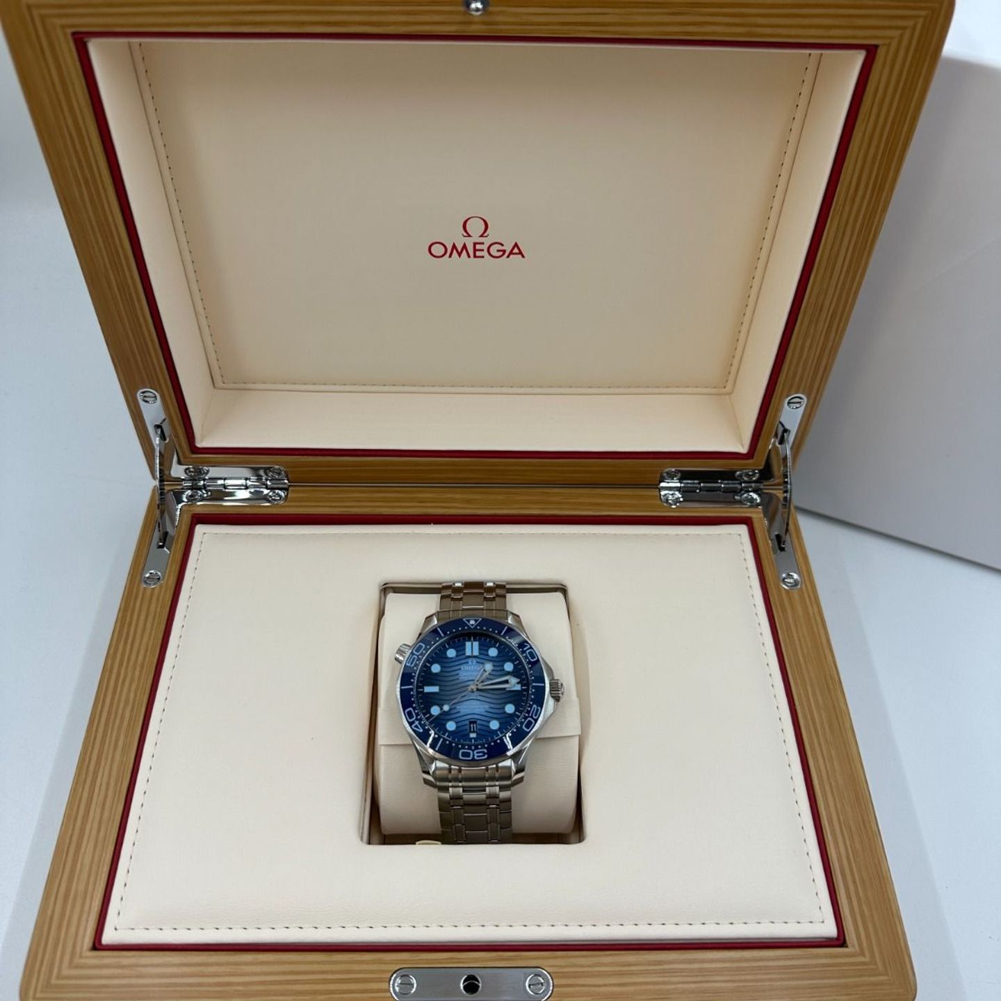 Omega Seamaster Diver 300 M 210.30.42.20.03.003 (2023) - Blauw wijzerplaat 42mm Staal (4/8)