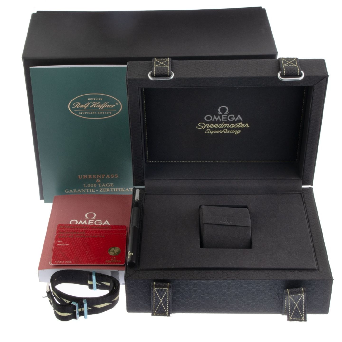 Omega Speedmaster 329.30.44.51.01.003 (2025) - Black dial 44 mm Steel case (2/7)