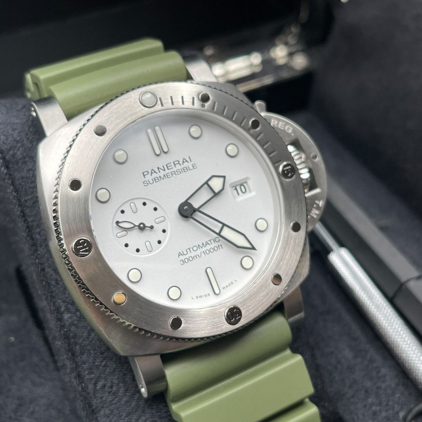 Panerai Luminor Submersible PAM01226 (2024) - Wit wijzerplaat 44mm Staal (6/8)