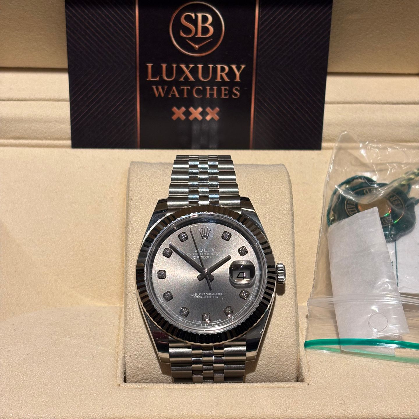 Rolex Datejust 41 126334 (2018) - Grijs wijzerplaat 41mm Staal (1/3)