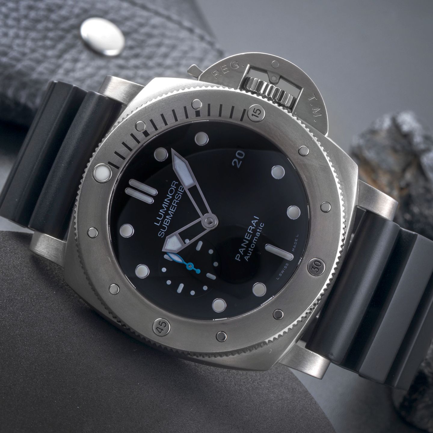 Panerai Luminor Submersible 1950 3 Days Automatic PAM01305 - (2/8)
