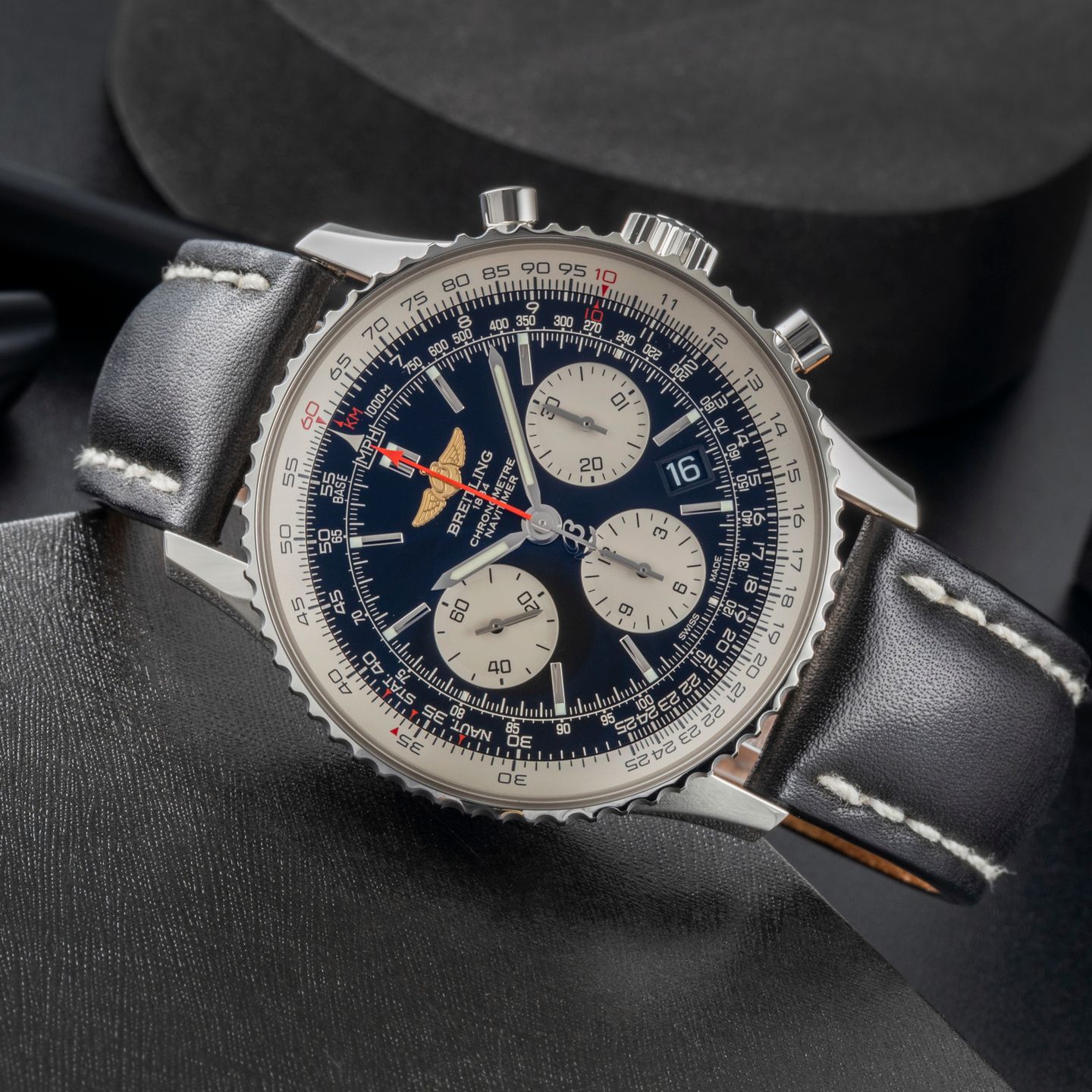 Breitling Navitimer 01 AB012012/BB01 (Onbekend (willekeurig serienummer)) - Zwart wijzerplaat 43mm Staal (2/8)