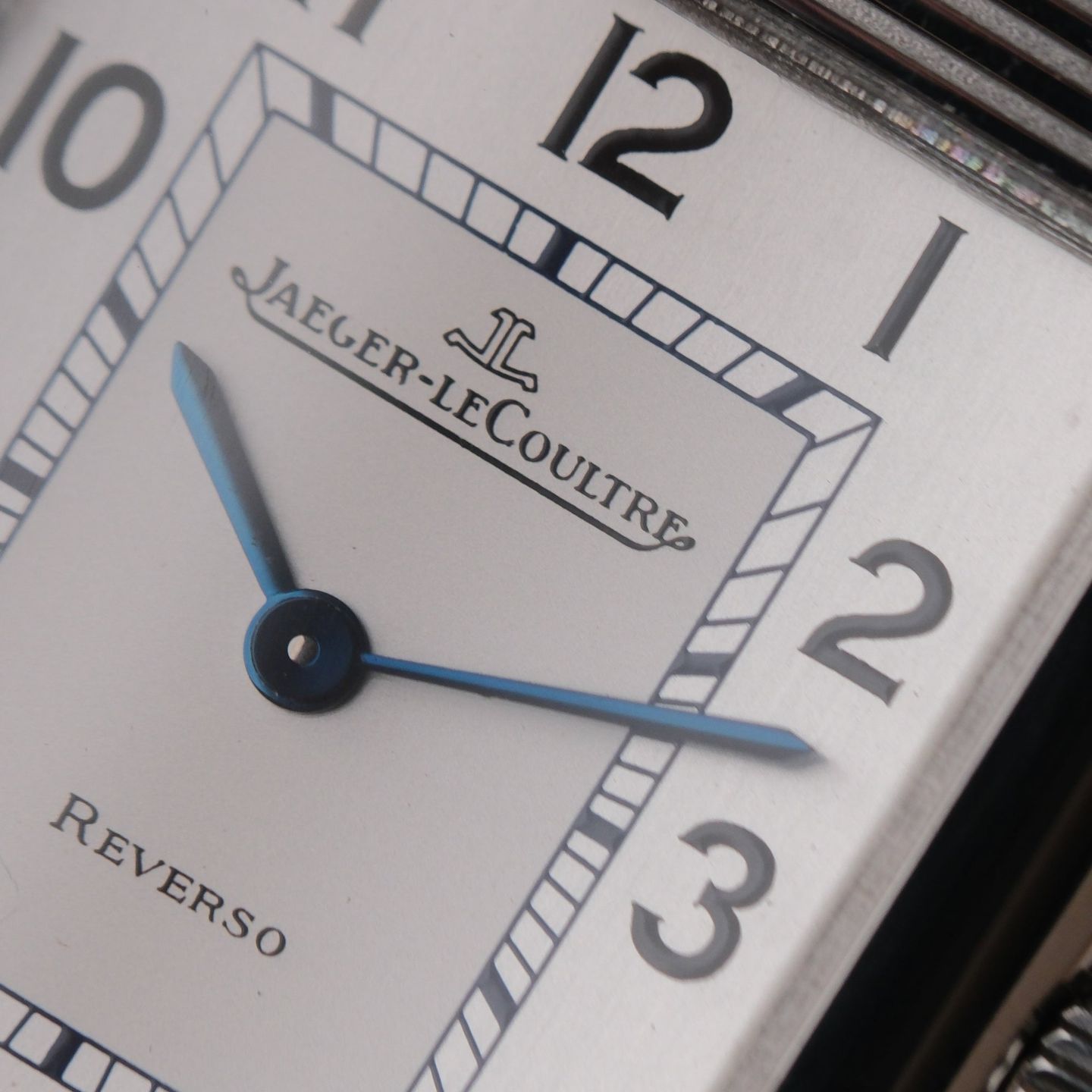 Jaeger-LeCoultre Reverso Classique 252.8.47 - (4/8)