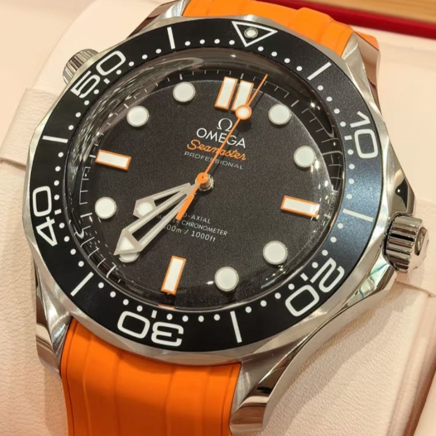Omega Seamaster Diver 300 M 210.32.42.20.01.006 - (2/5)