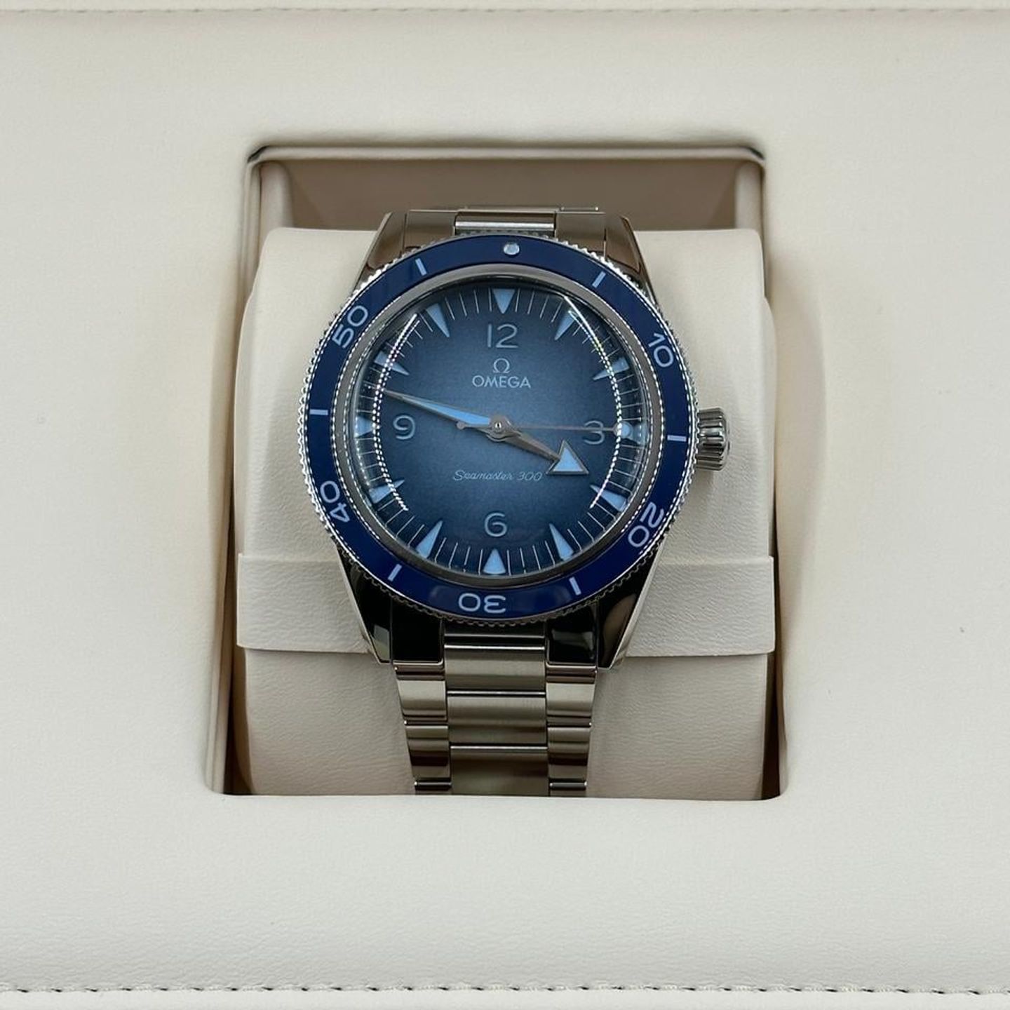 Omega Seamaster 300 234.30.41.21.03.002 - (3/10)