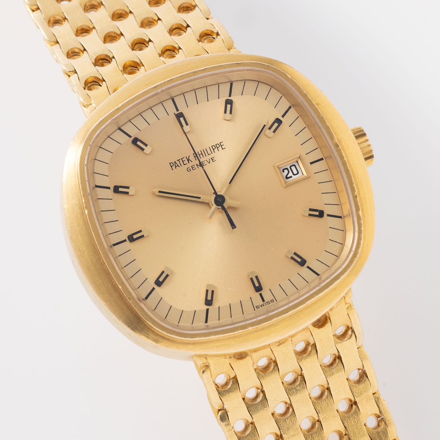 Patek Philippe Beta 21 3587-2 (1970) - Champagne dial 43 mm Yellow Gold case (1/8)