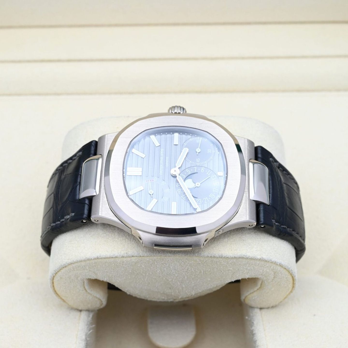 Patek Philippe Nautilus 5712G - (3/7)