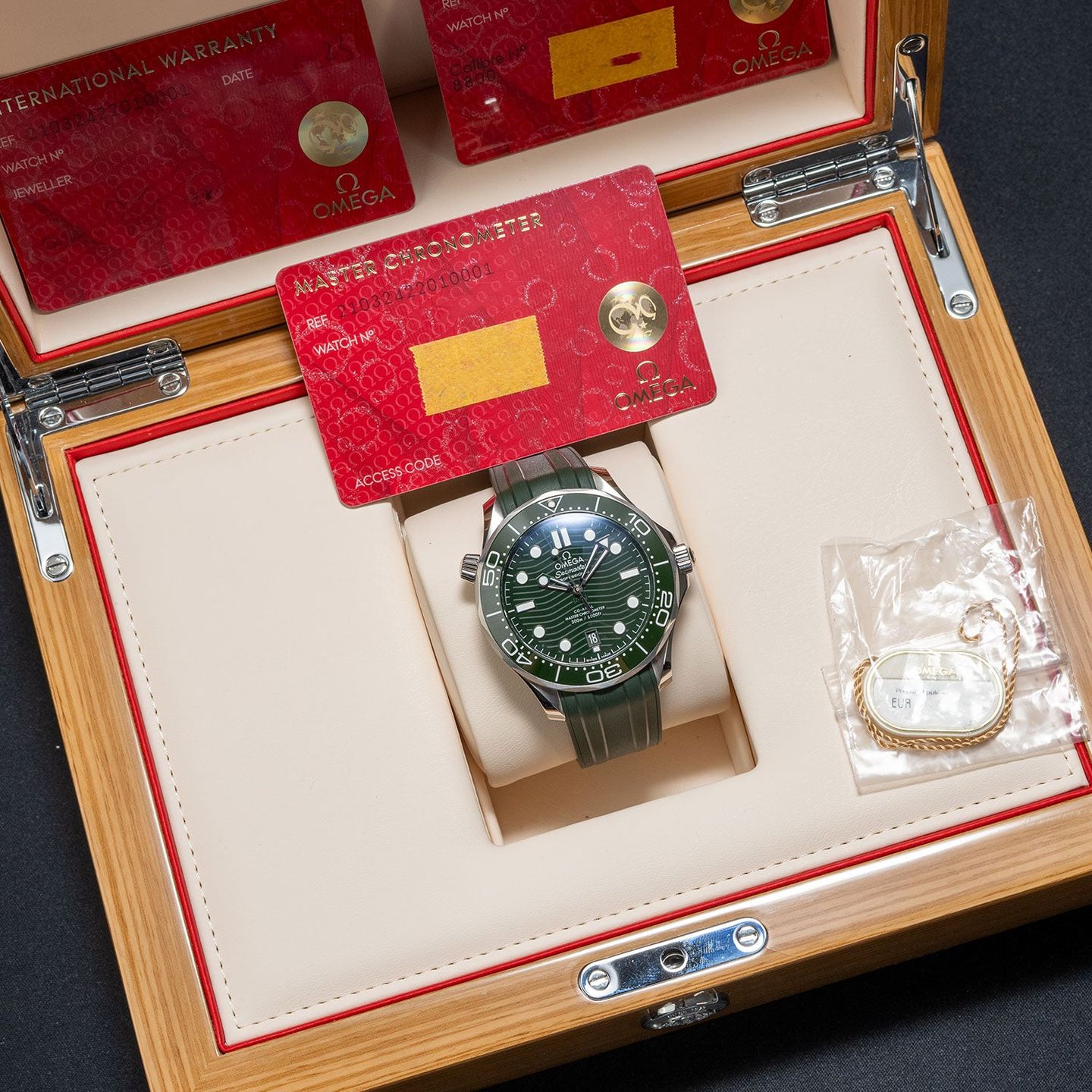 Omega Seamaster Diver 300 M 210.32.42.20.10.001 (2024) - Groen wijzerplaat 42mm Staal (5/5)