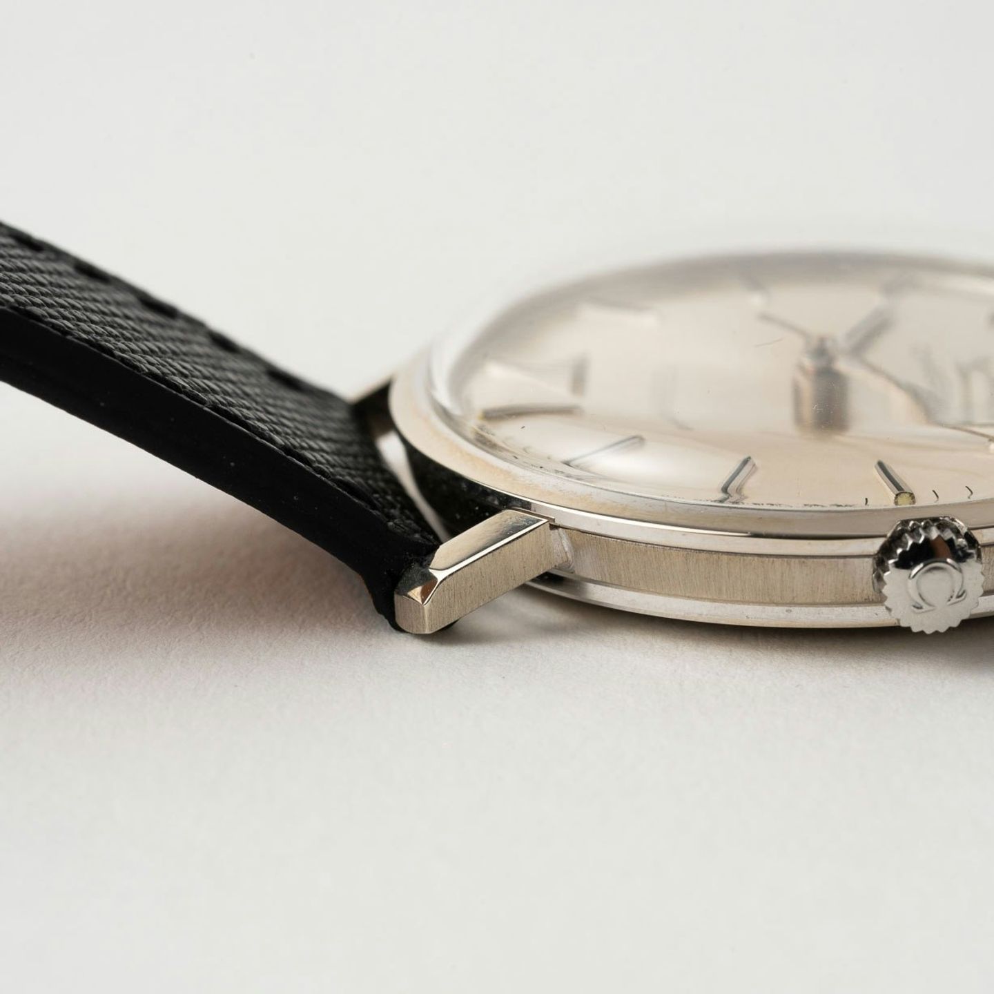 Omega Genève 562.016 - (7/8)