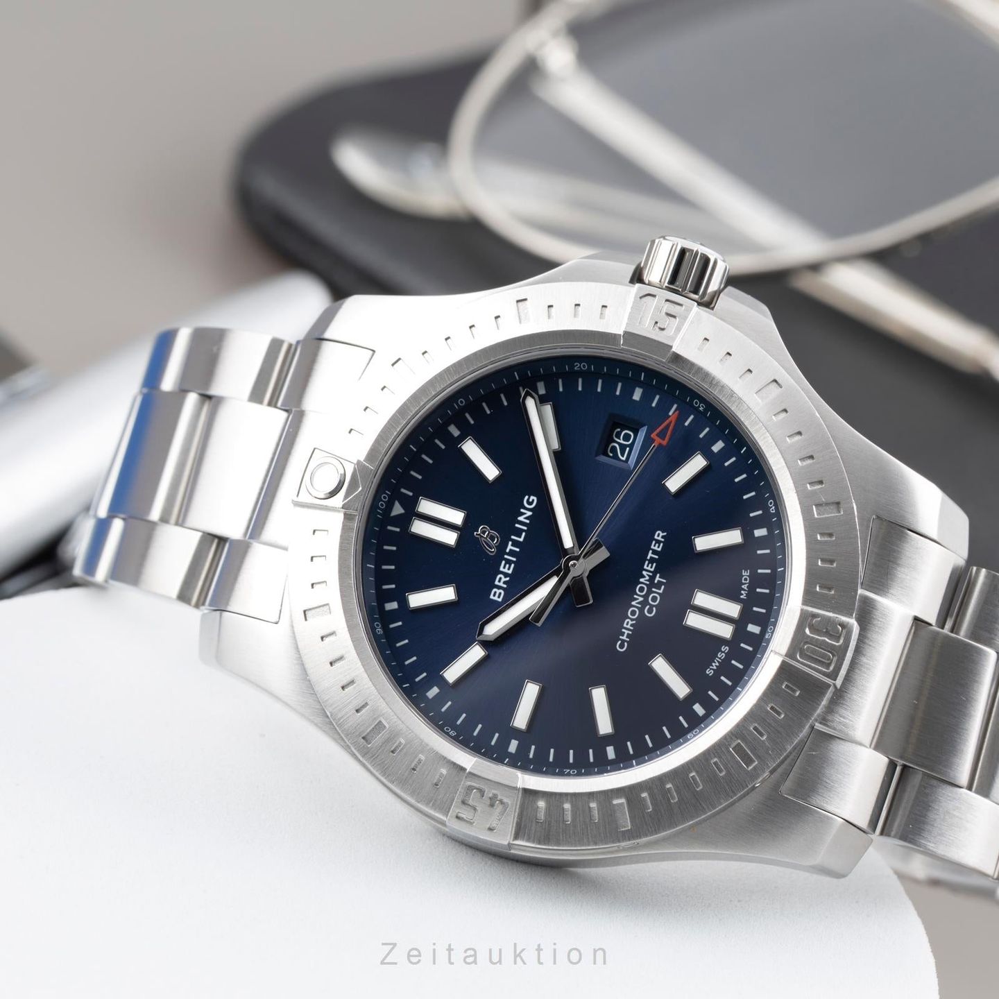 Breitling Colt A17388 (2018) - Blue dial 44 mm Steel case (2/8)