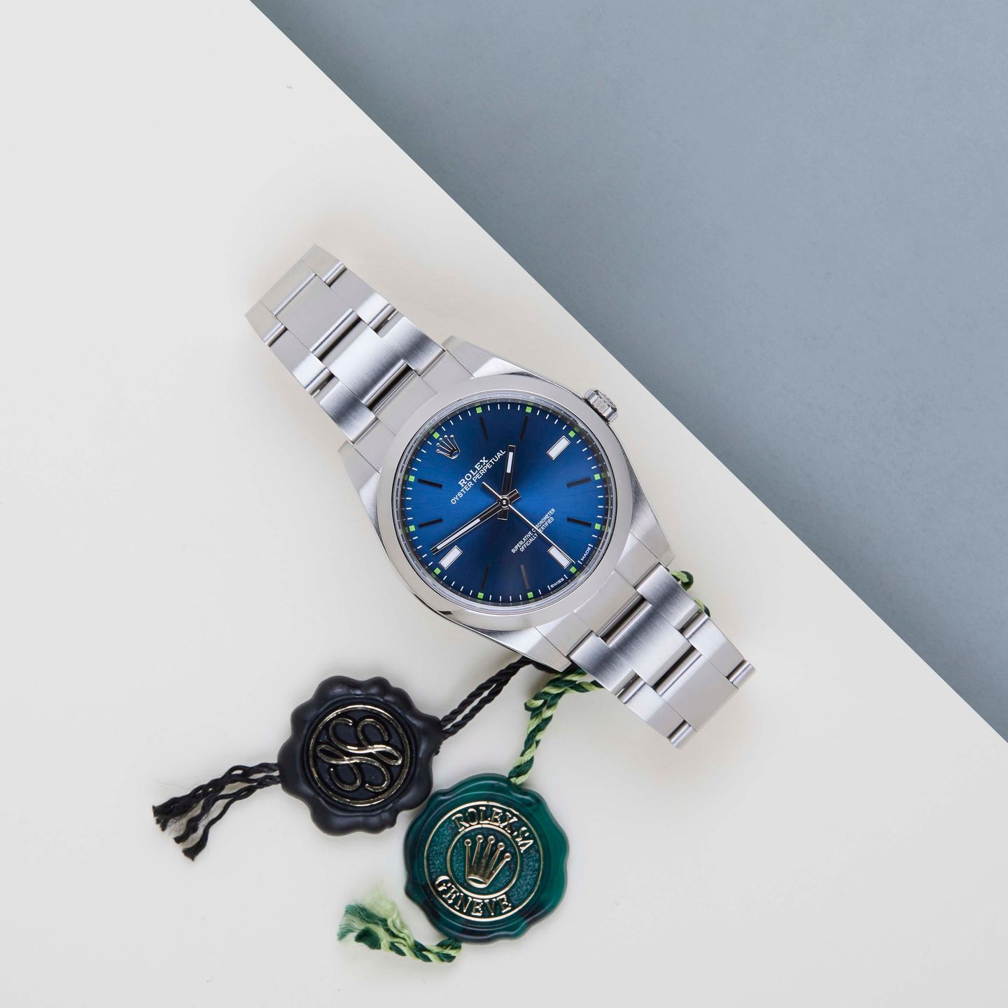 Rolex Oyster Perpetual 39 114300 - (2/8)