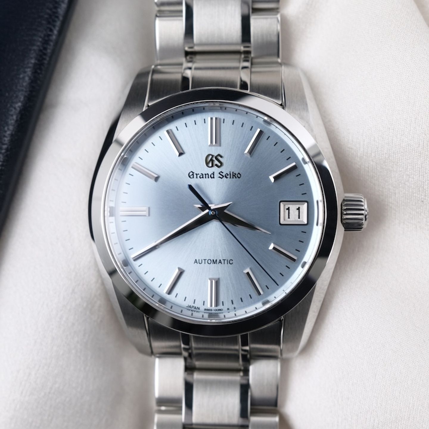 Grand Seiko Heritage Collection SBGR325G (2025) - Blue dial 38 mm Steel case (1/8)