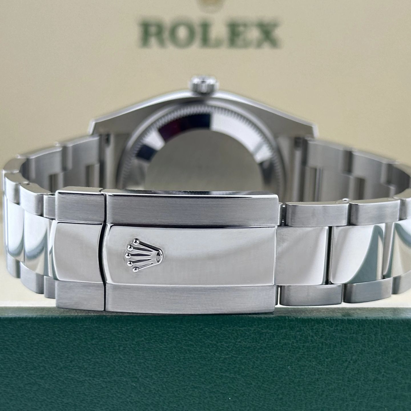 Rolex Oyster Perpetual Date 115200 - (5/8)