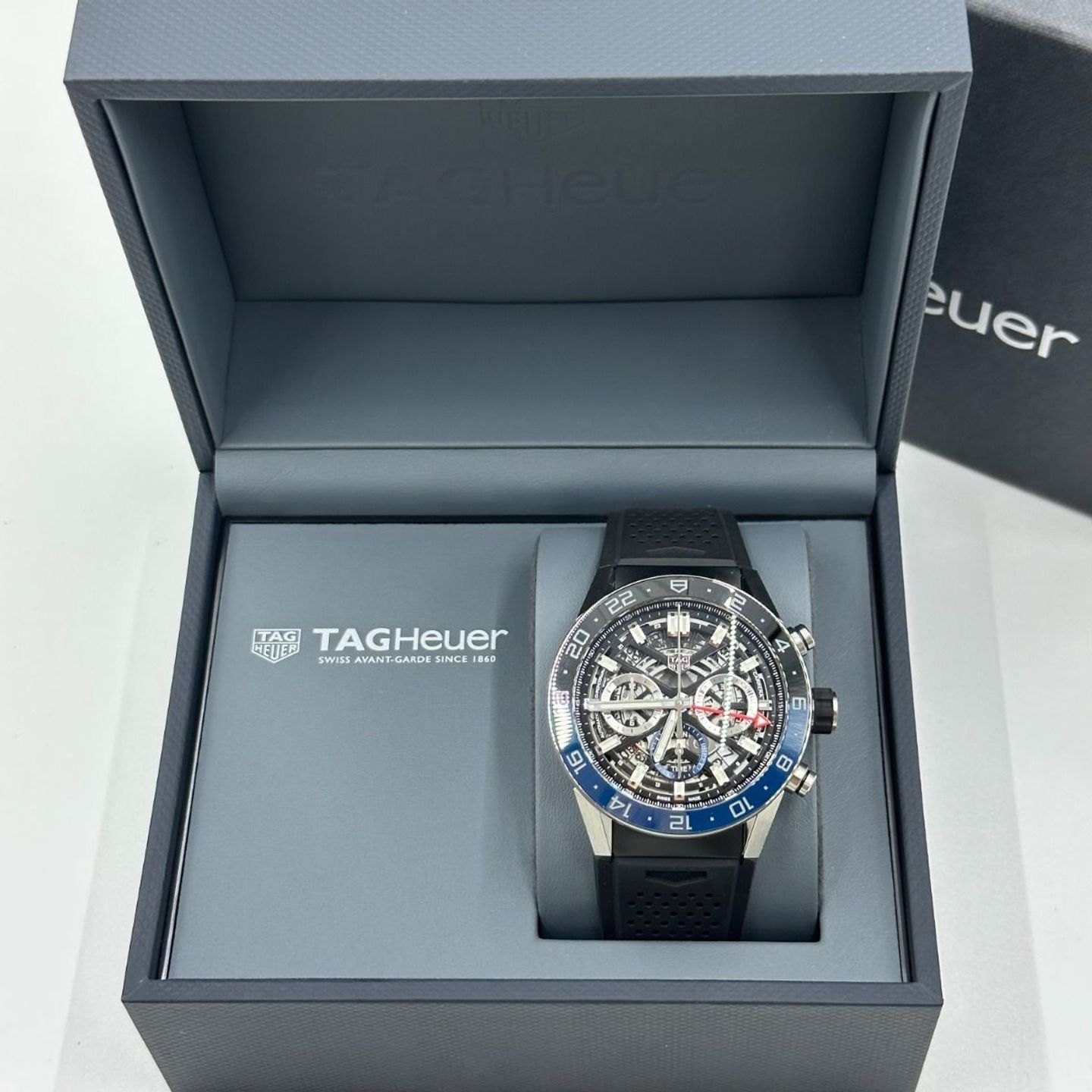 TAG Heuer Carrera CBG2A1Z.FT6157 (2024) - Black dial 45 mm Steel case (4/8)