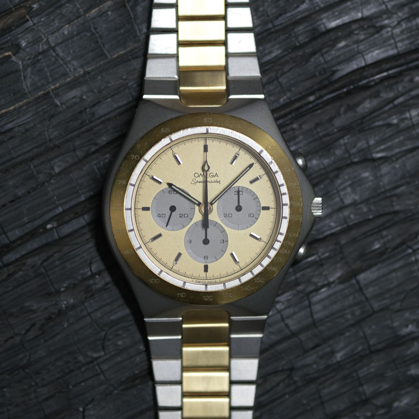 Omega Speedmaster 1450040 (Unknown (random serial)) - Yellow dial 42 mm Steel case (2/8)