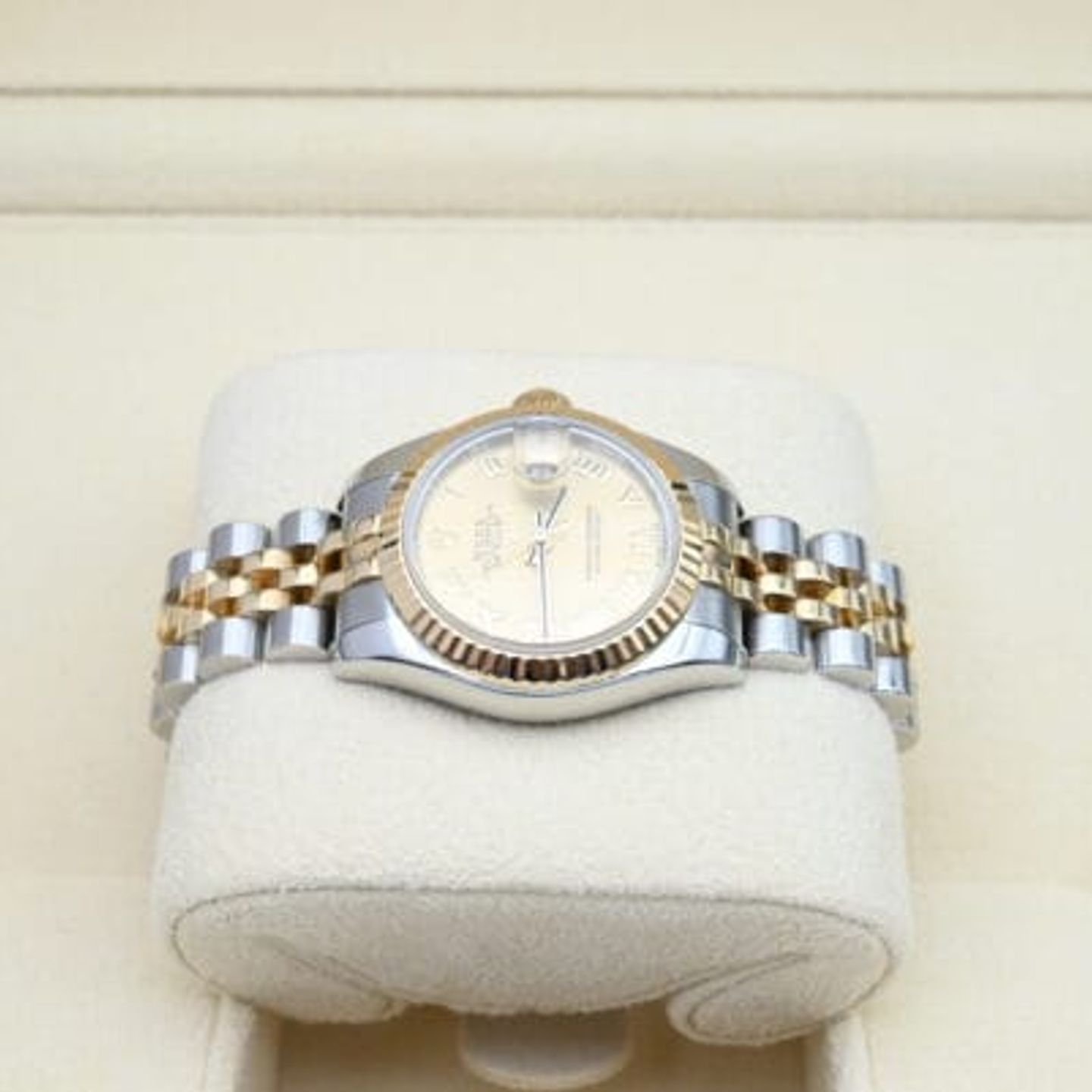 Rolex Lady-Datejust 179173 (2012) - Gold dial 26 mm Gold/Steel case (3/7)