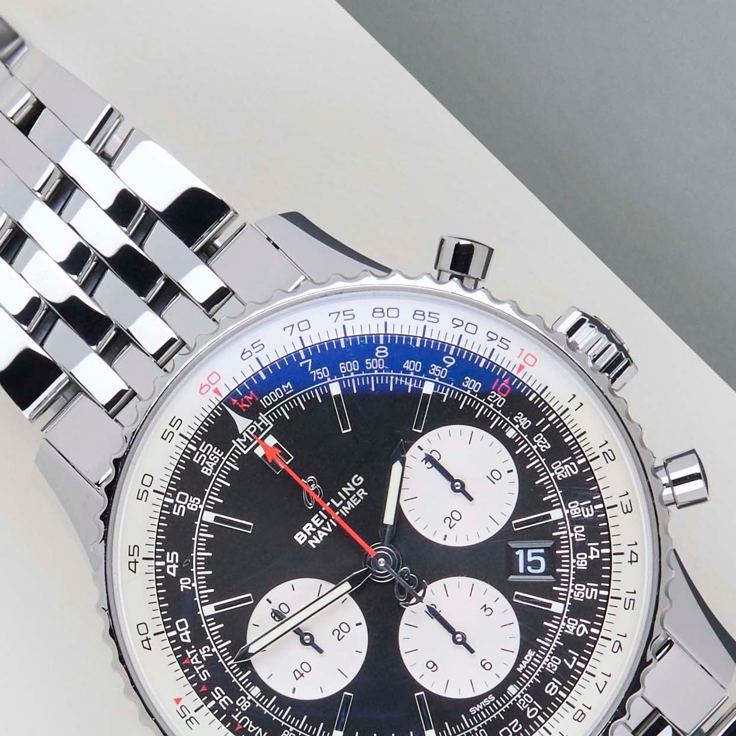 Breitling Navitimer 01 AB0121 (2022) - 43 mm Steel case (3/8)