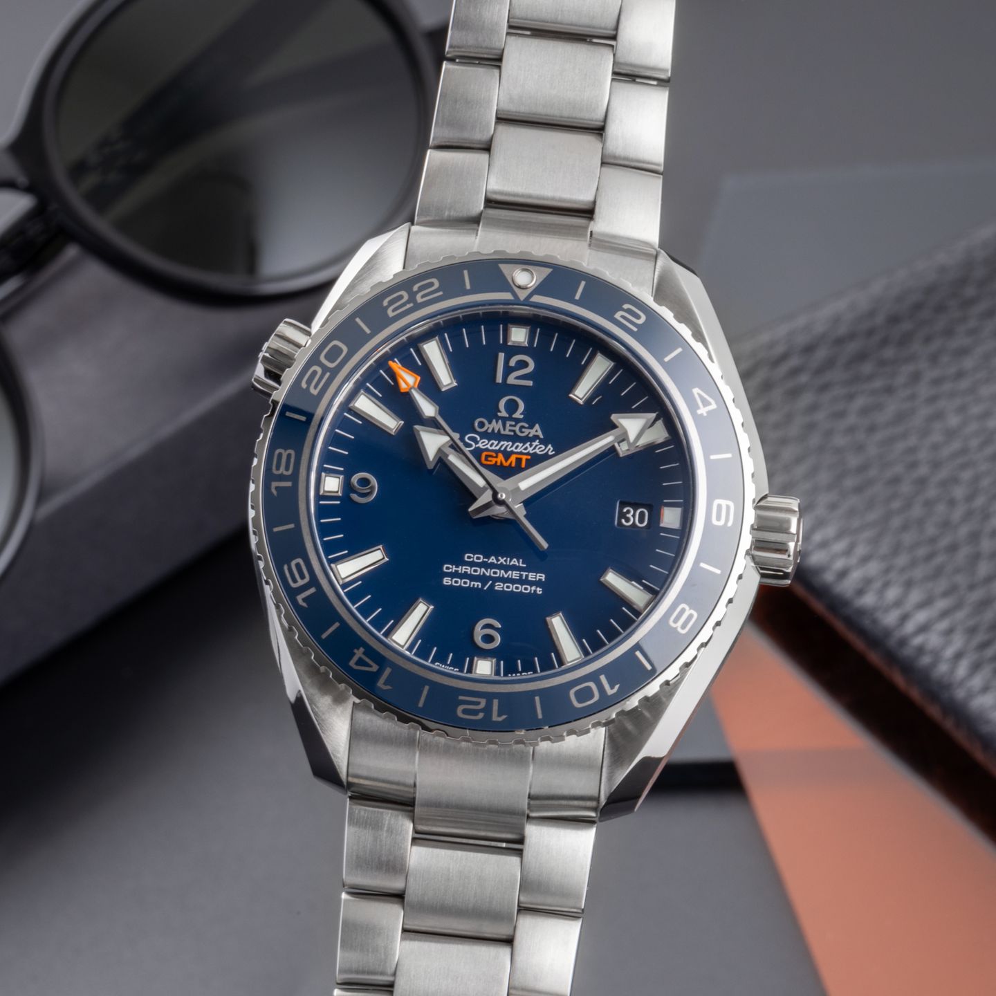 Omega Seamaster Planet Ocean 232.90.44.22.03.001 (2017) - Blauw wijzerplaat 44mm Titanium (3/8)